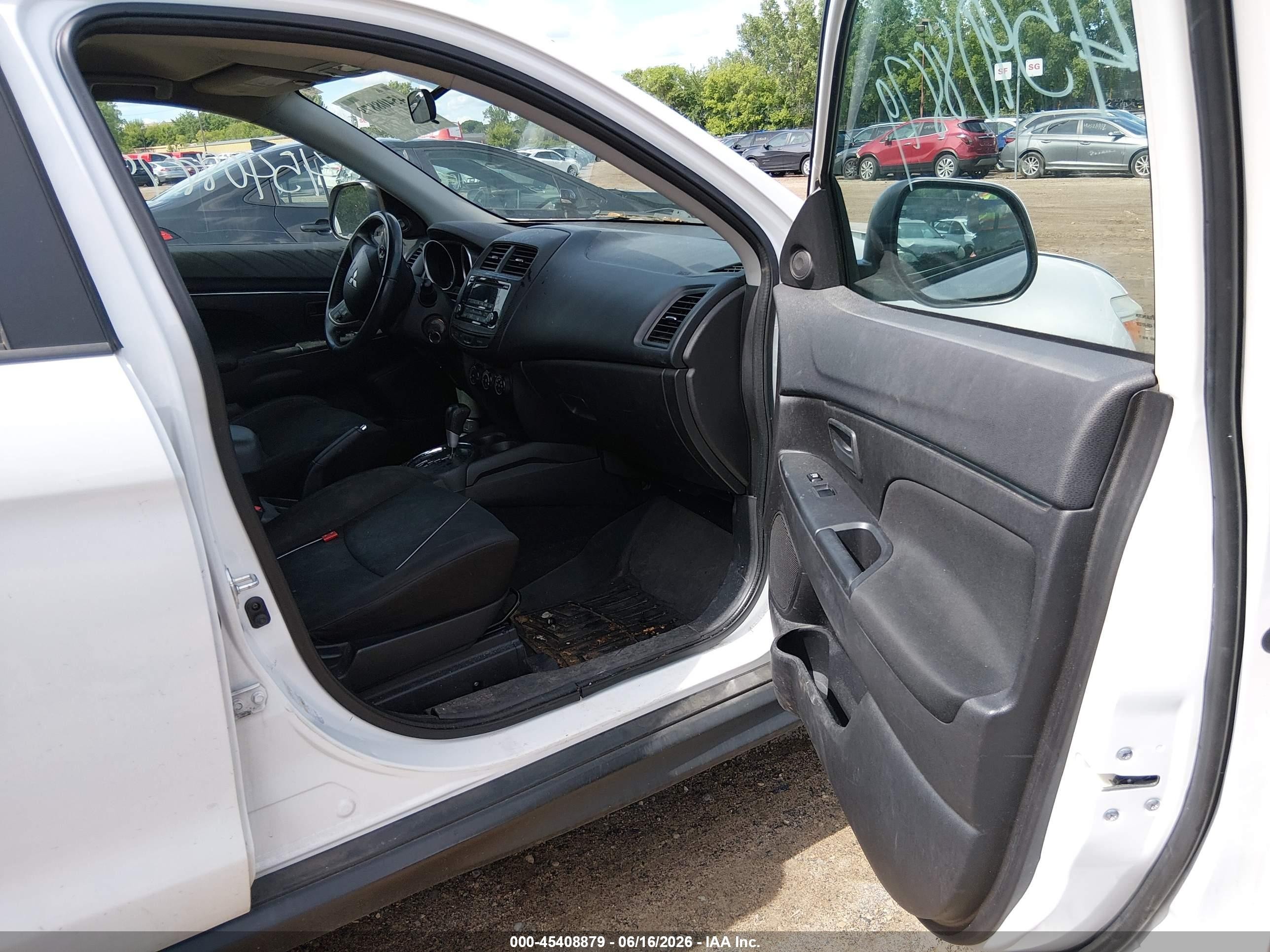 2015 Mitsubishi Outlander Sport Es Белый vin: 4A4AR3AW5FE025480