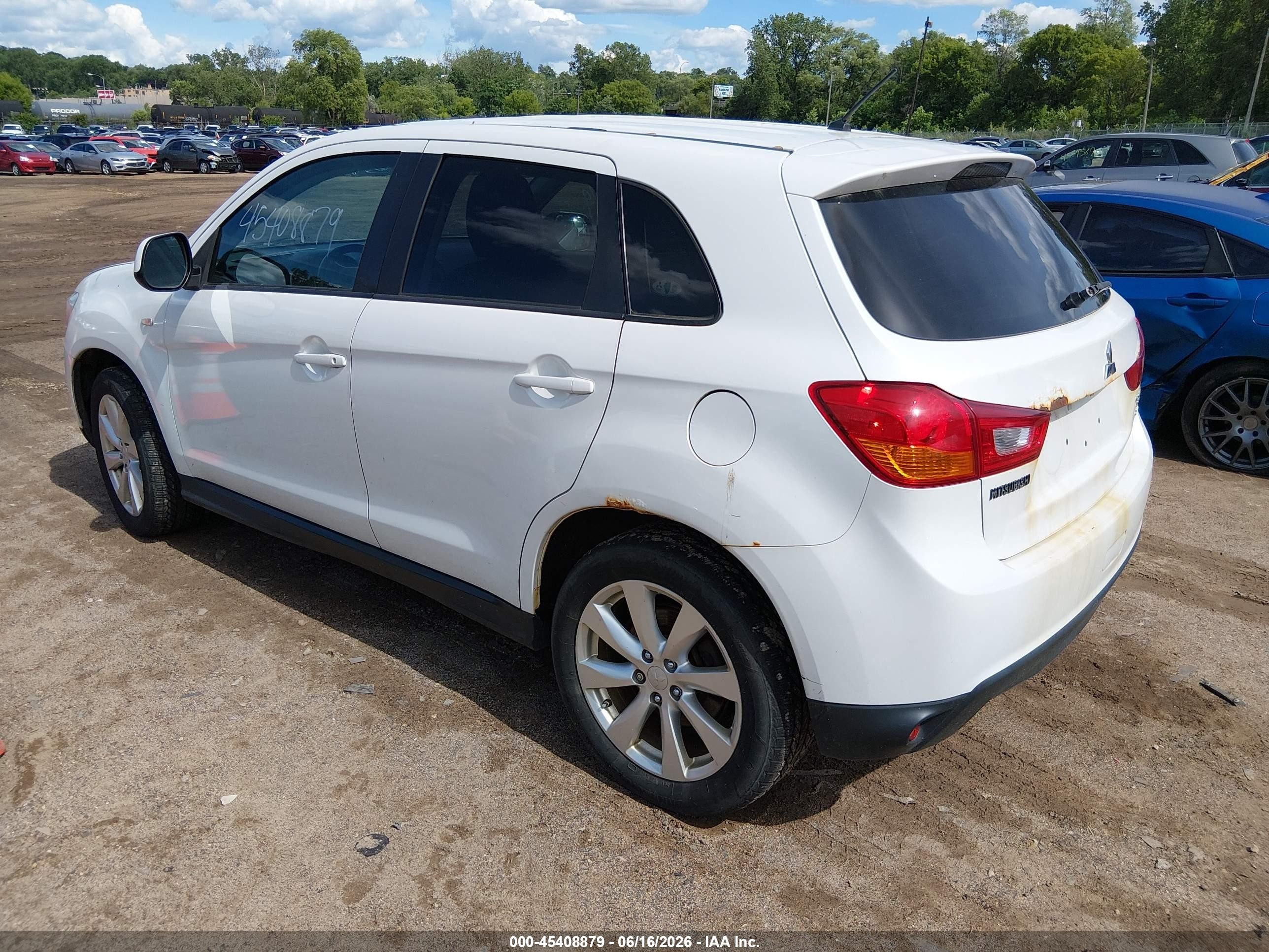 2015 Mitsubishi Outlander Sport Es Белый vin: 4A4AR3AW5FE025480