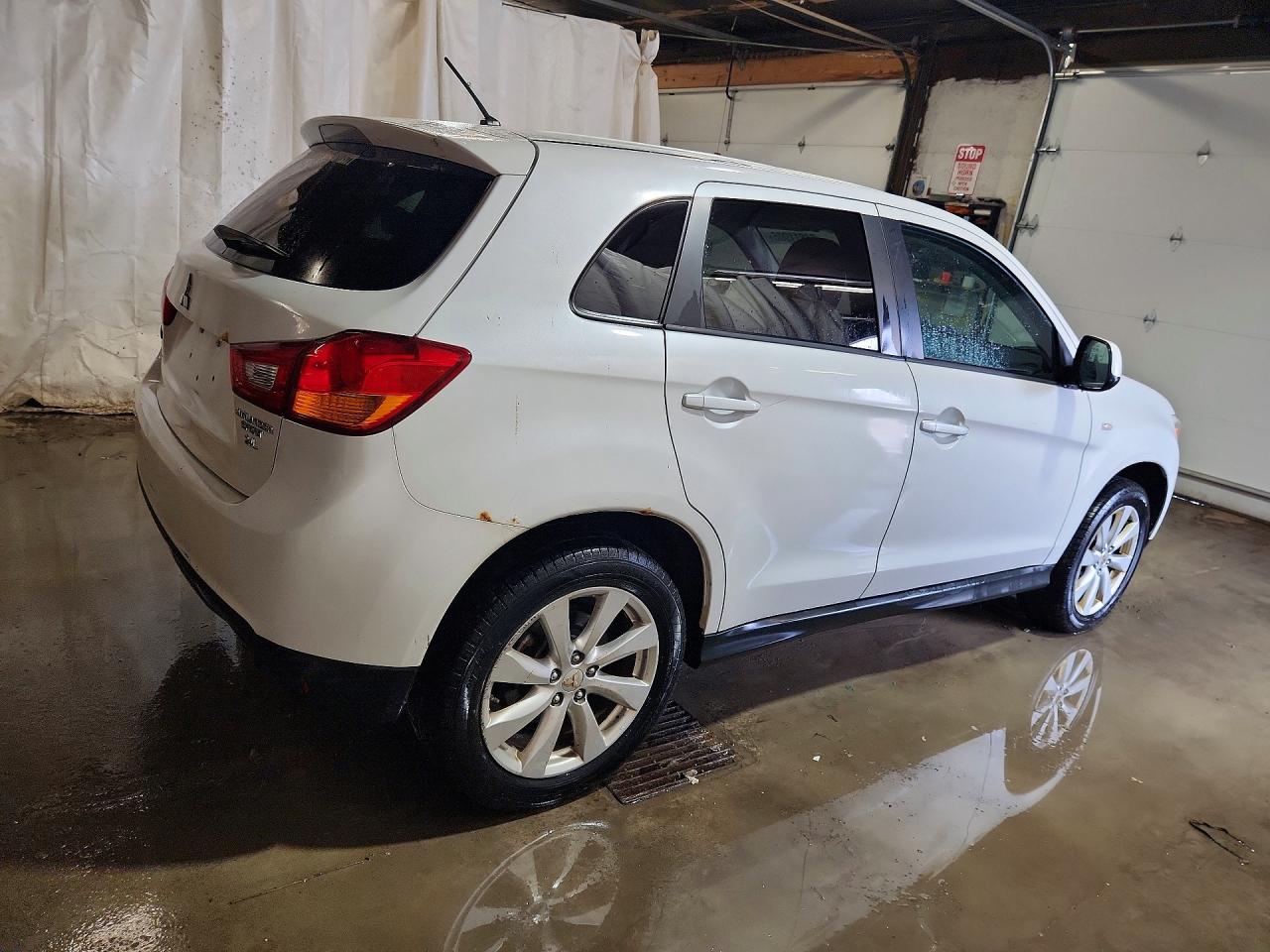 2015 Mitsubishi Outlander Sport Es White vin: 4A4AR3AW5FE030520