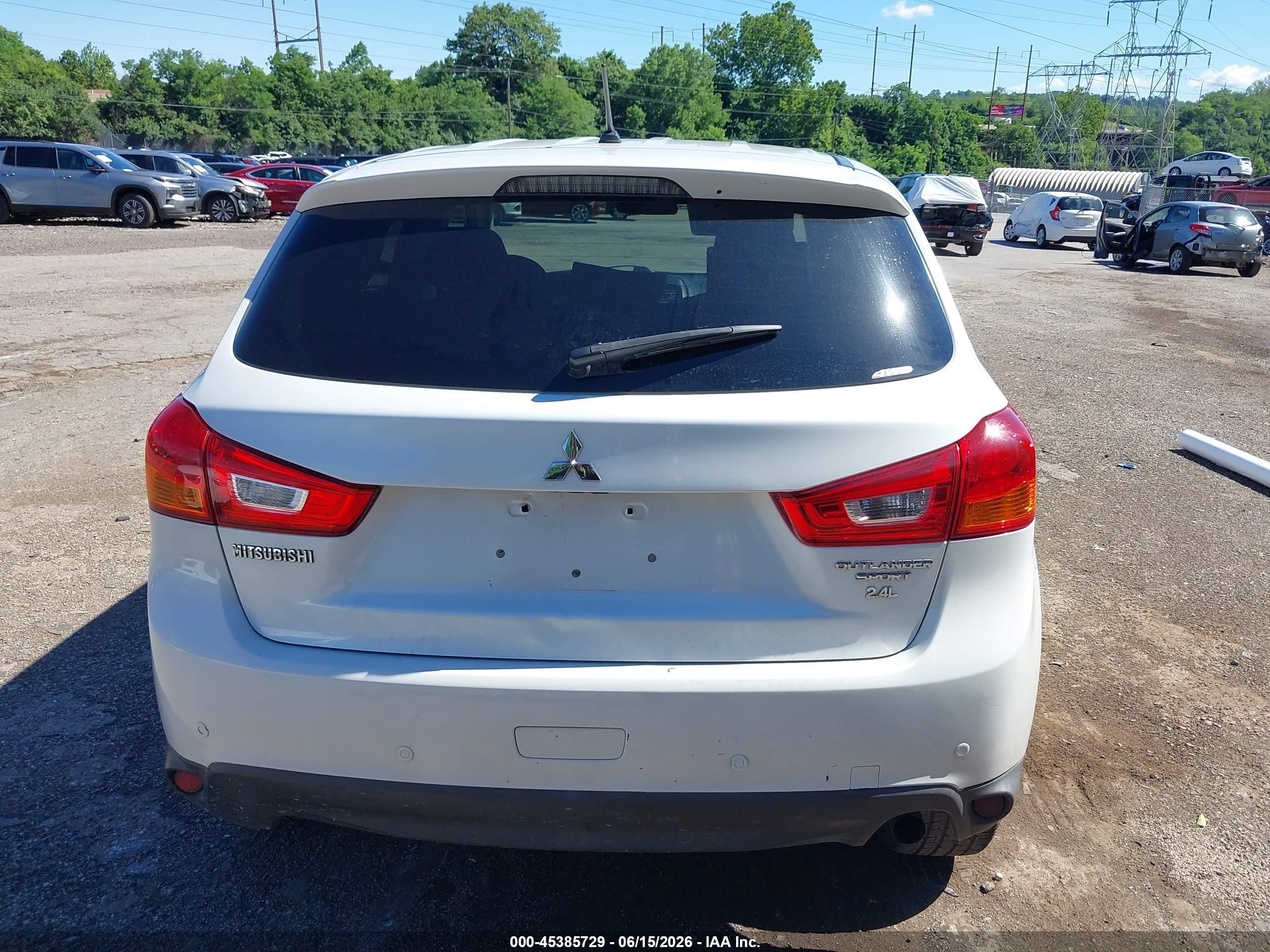 2015 Mitsubishi Outlander Sport Es White vin: 4A4AR3AW6FE041753