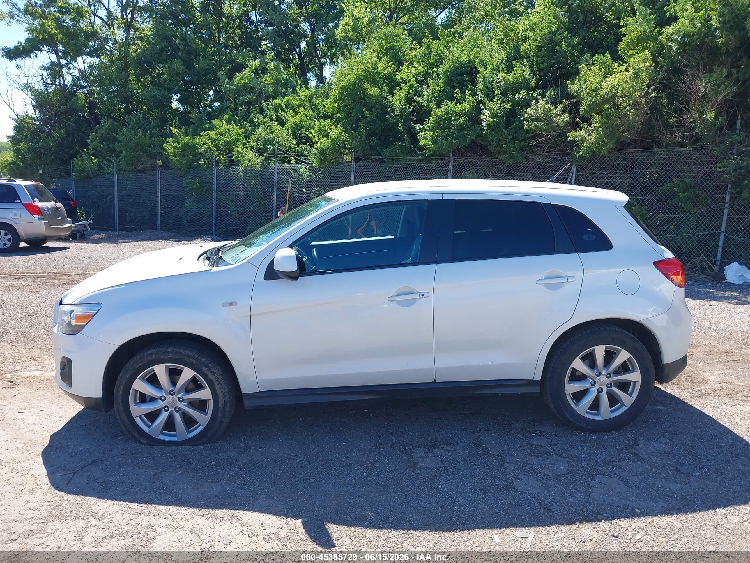 2015 Mitsubishi Outlander Sport Es White vin: 4A4AR3AW6FE041753