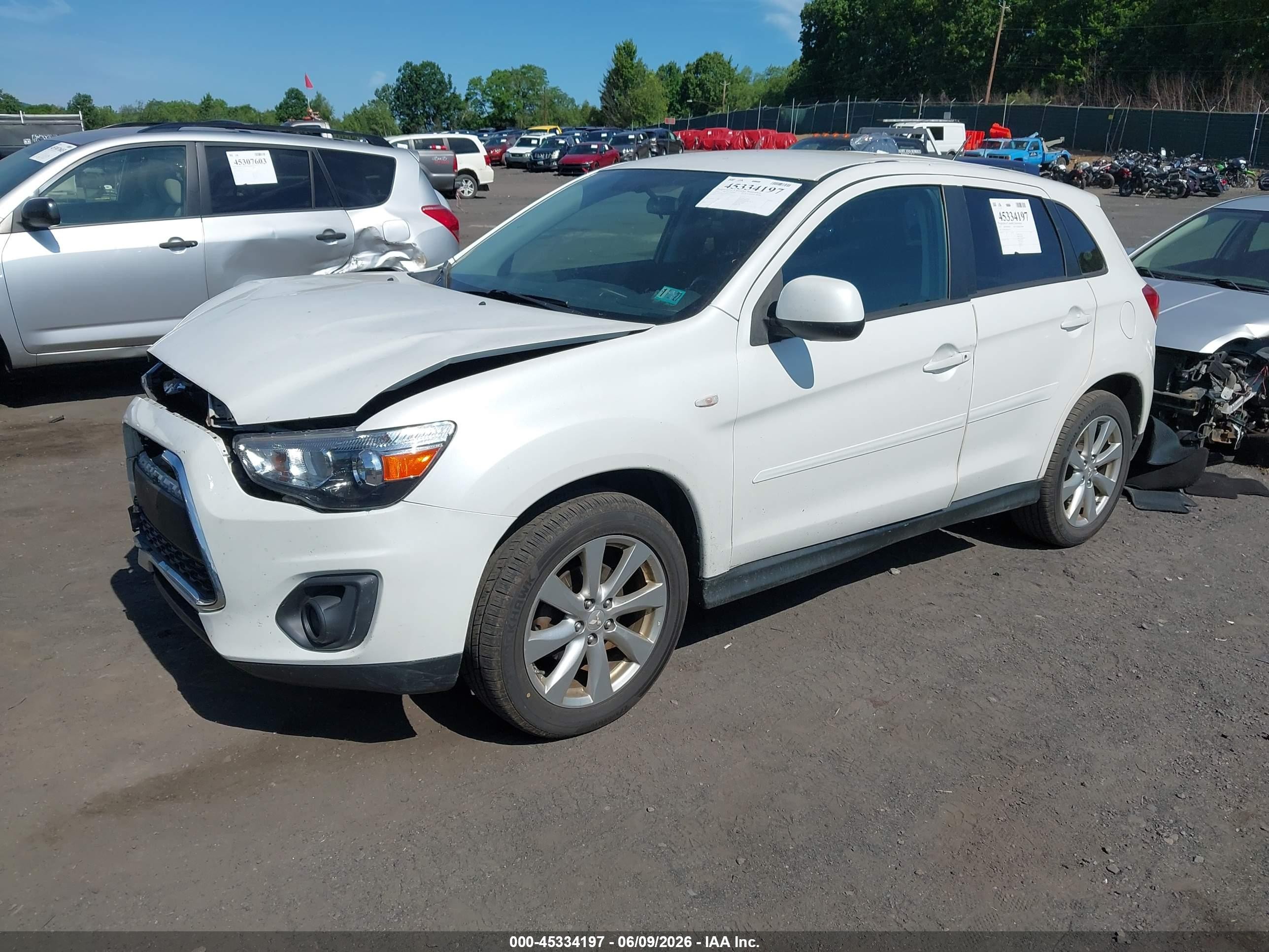 2015 Mitsubishi Outlander Sport Es Белый vin: 4A4AR3AW9FE053072