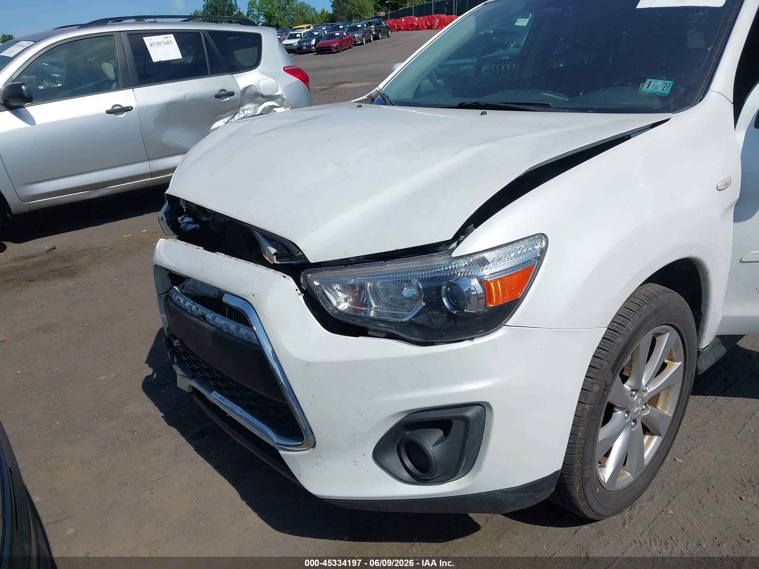 2015 Mitsubishi Outlander Sport Es Белый vin: 4A4AR3AW9FE053072