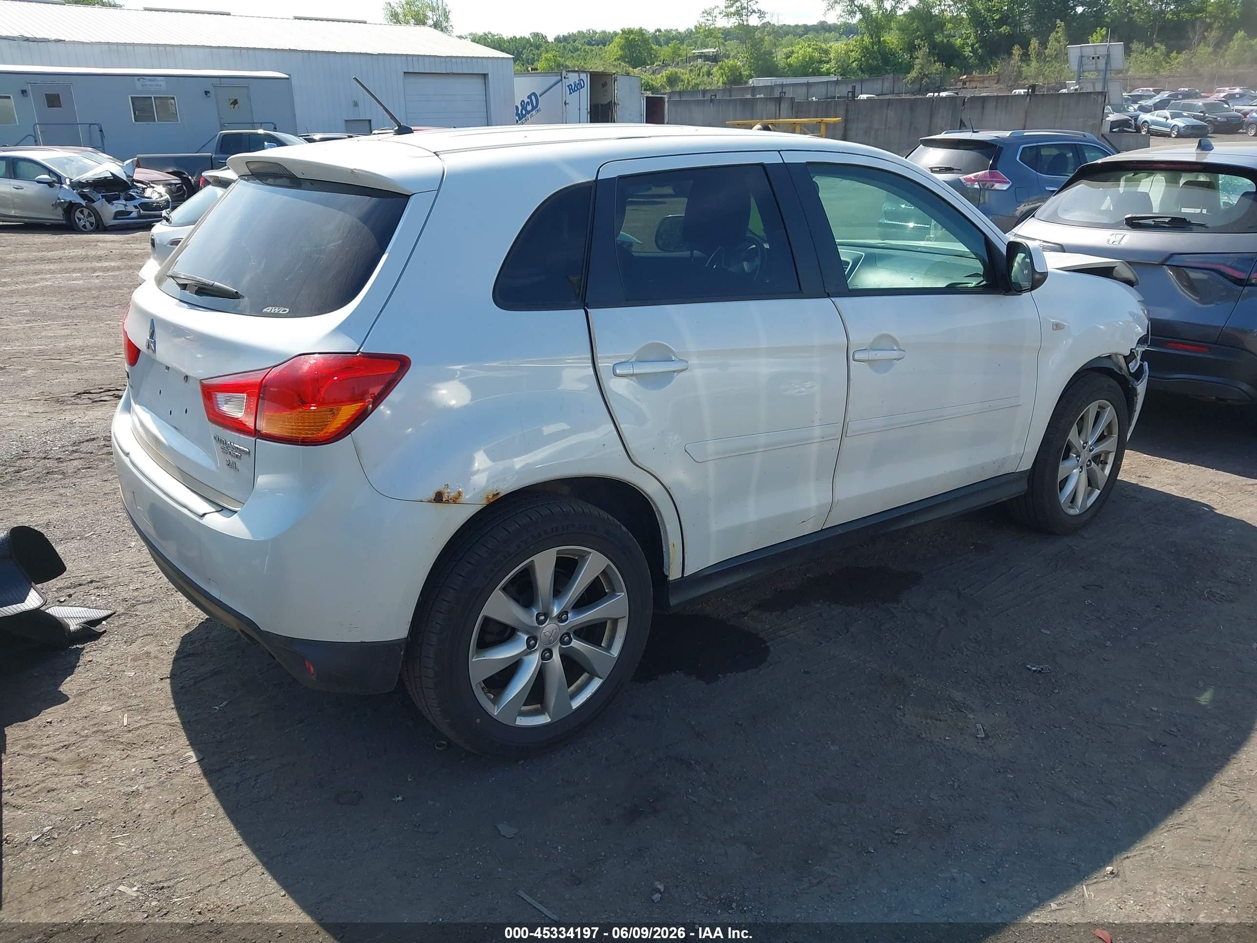 2015 Mitsubishi Outlander Sport Es Белый vin: 4A4AR3AW9FE053072