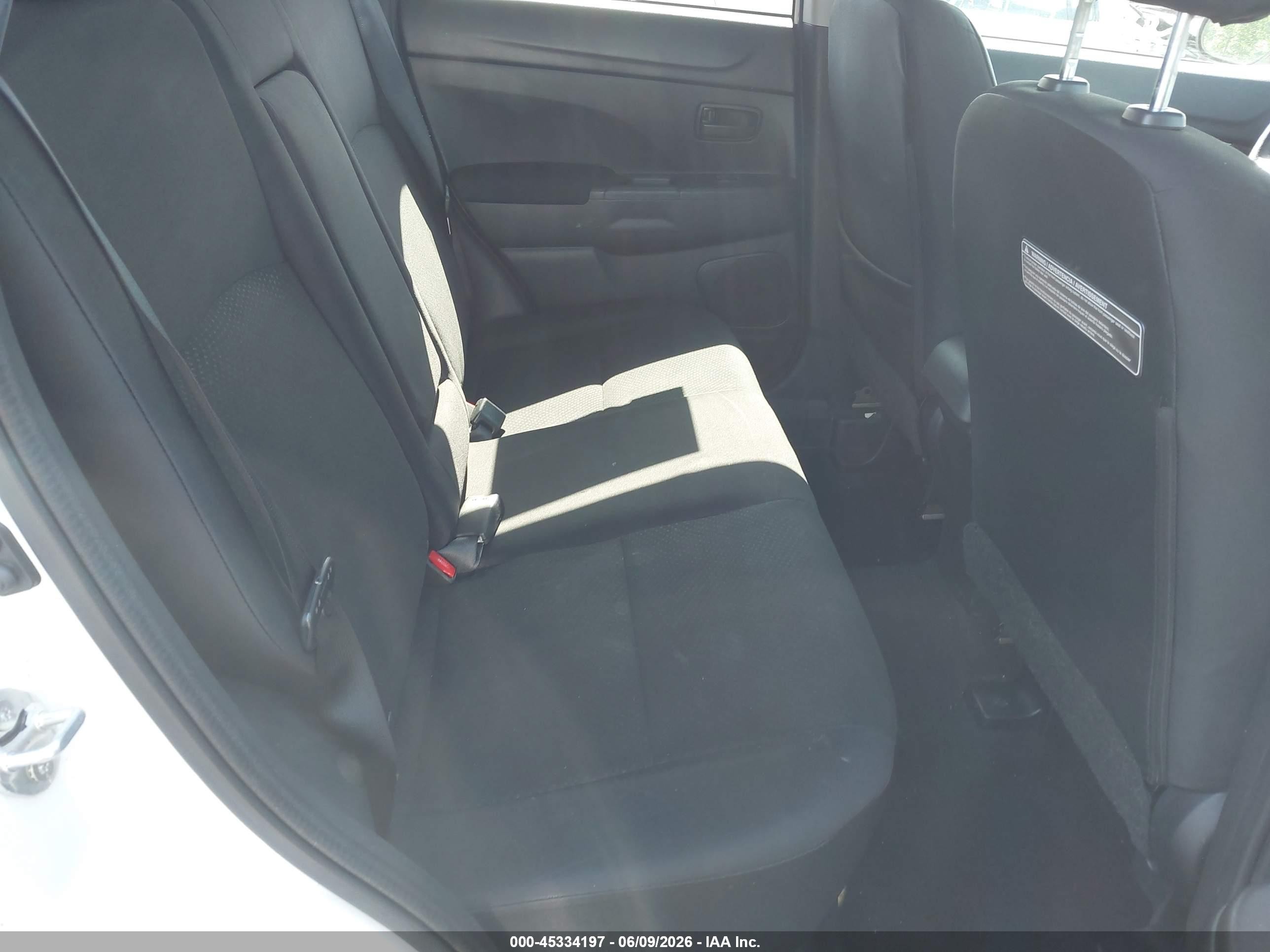 2015 Mitsubishi Outlander Sport Es Белый vin: 4A4AR3AW9FE053072