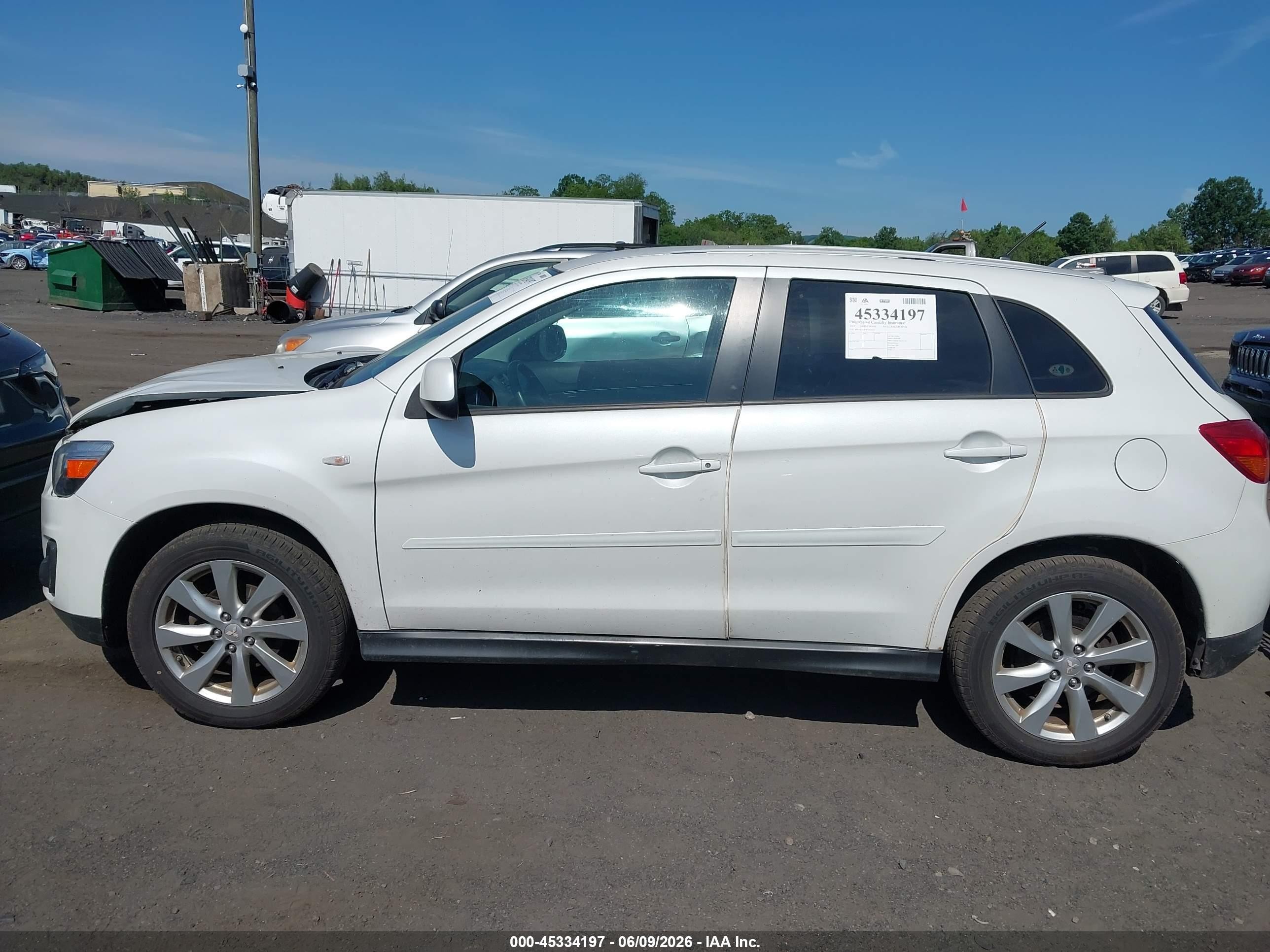 2015 Mitsubishi Outlander Sport Es Белый vin: 4A4AR3AW9FE053072