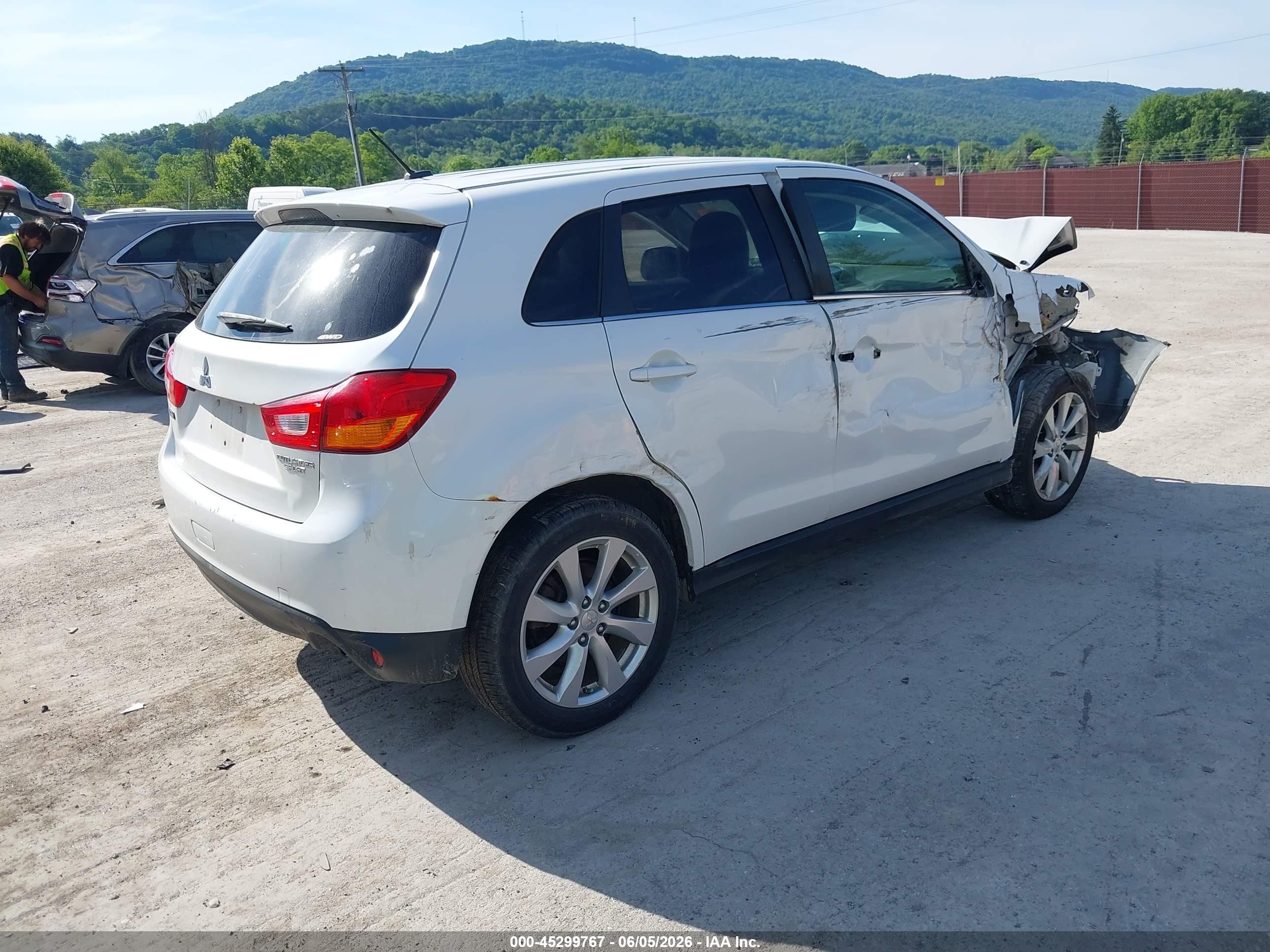 2015 Mitsubishi Outlander Sport Se White vin: 4A4AR4AU7FE045153