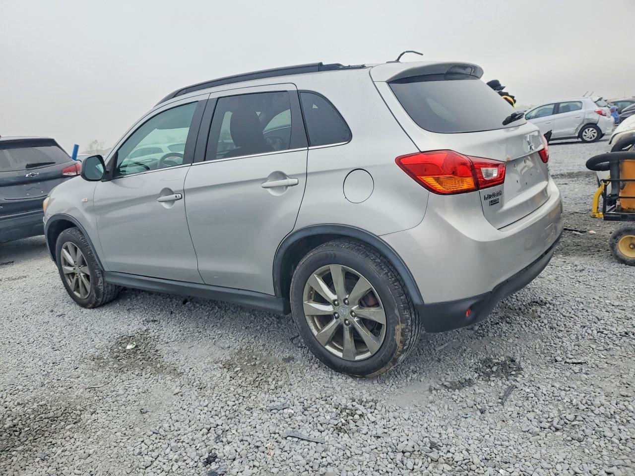 2013 Mitsubishi Outlander Sport Le Silver vin: 4A4AR5AU1DE018534