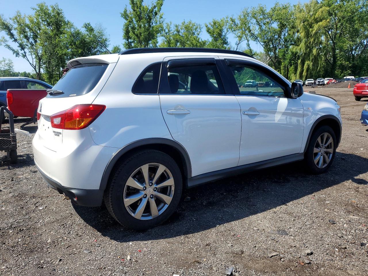 2013 Mitsubishi Outlander Sport Le White vin: 4A4AR5AU2DE017022