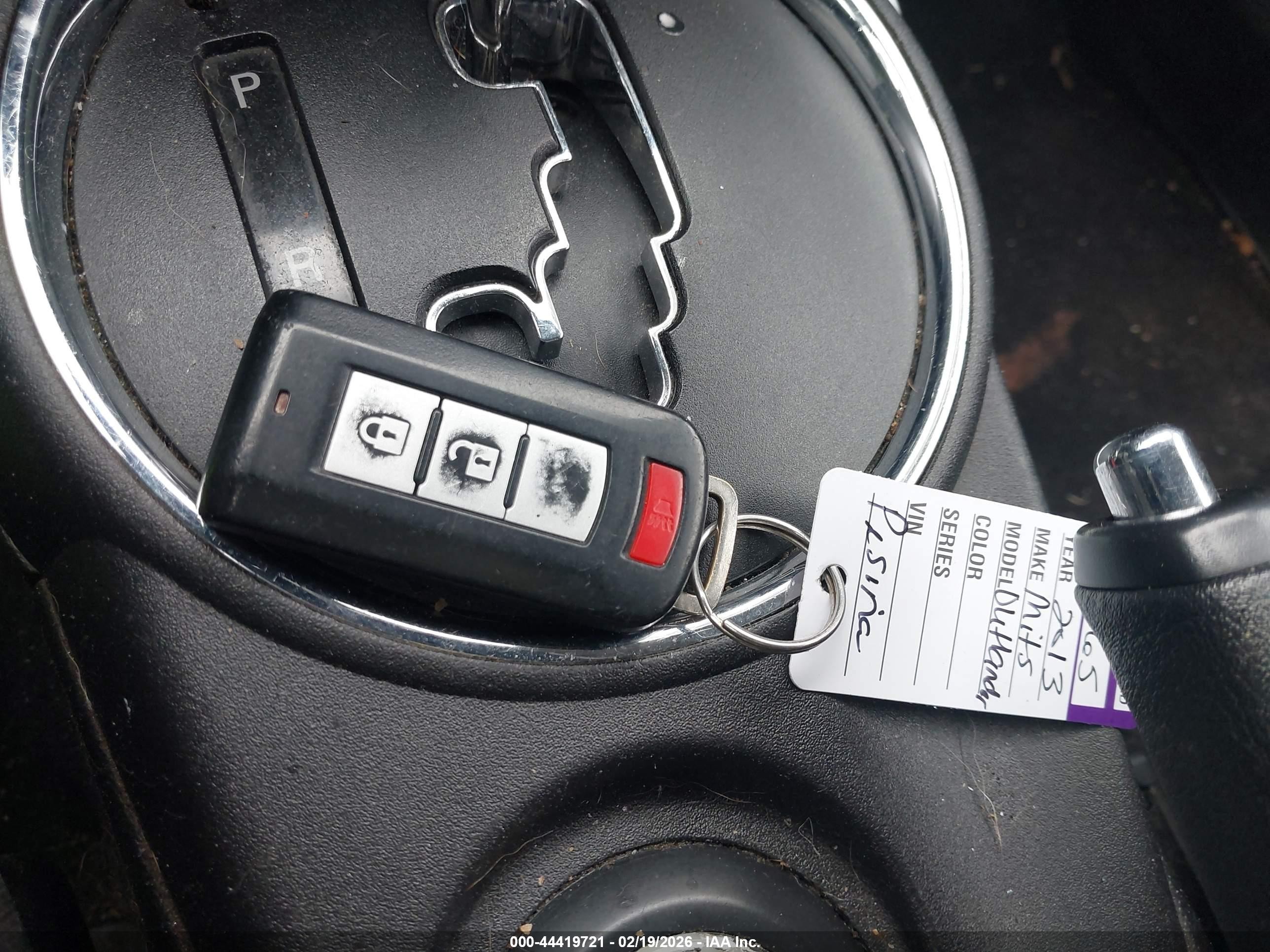 2013 Mitsubishi Outlander Sport Le Белый vin: 4A4AR5AU2DE025086