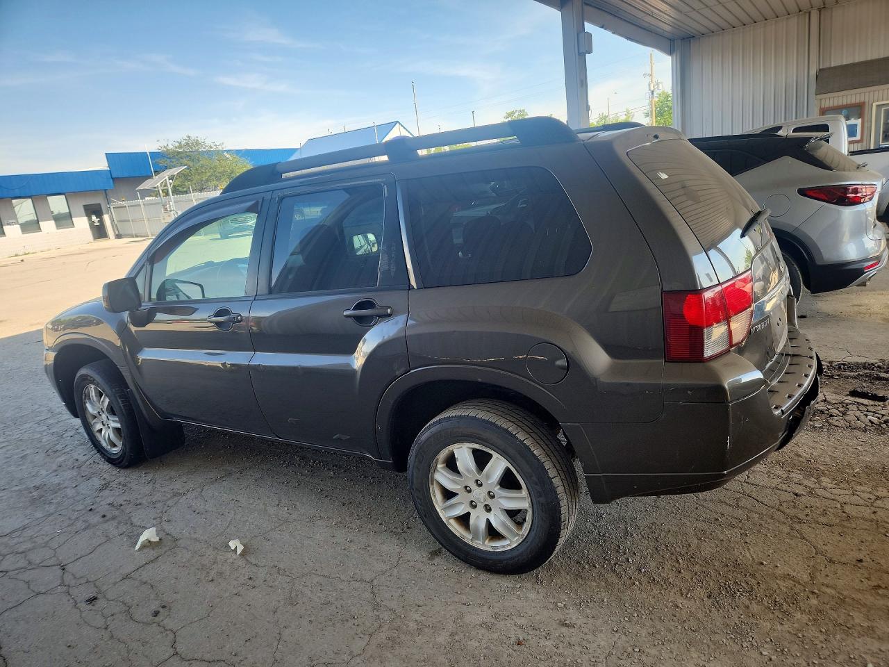 2010 Mitsubishi Endeavor Ls Gray vin: 4A4JM2AS2AE013432