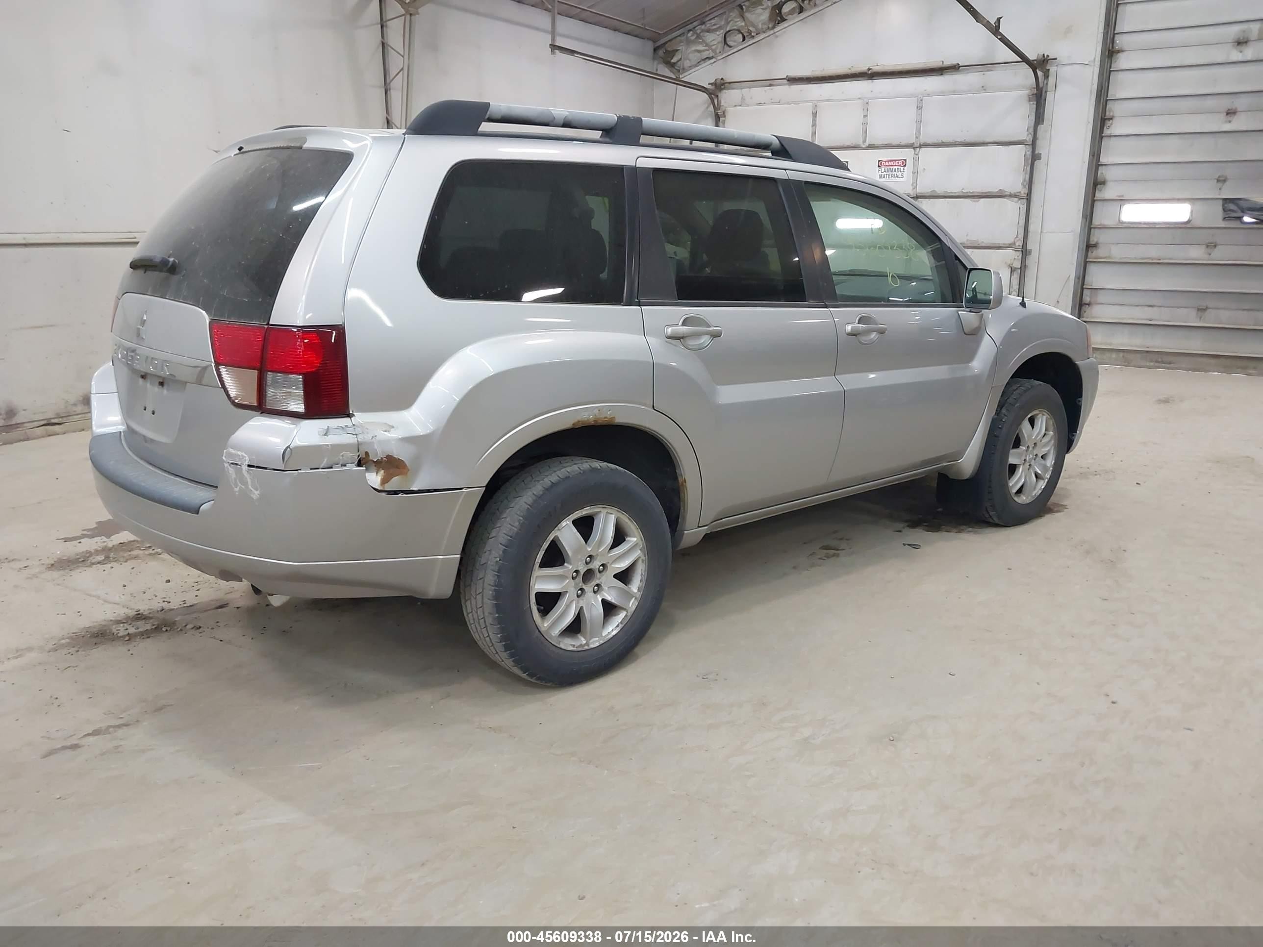 2010 Mitsubishi Endeavor Ls Silver vin: 4A4JM2AS2AE013866