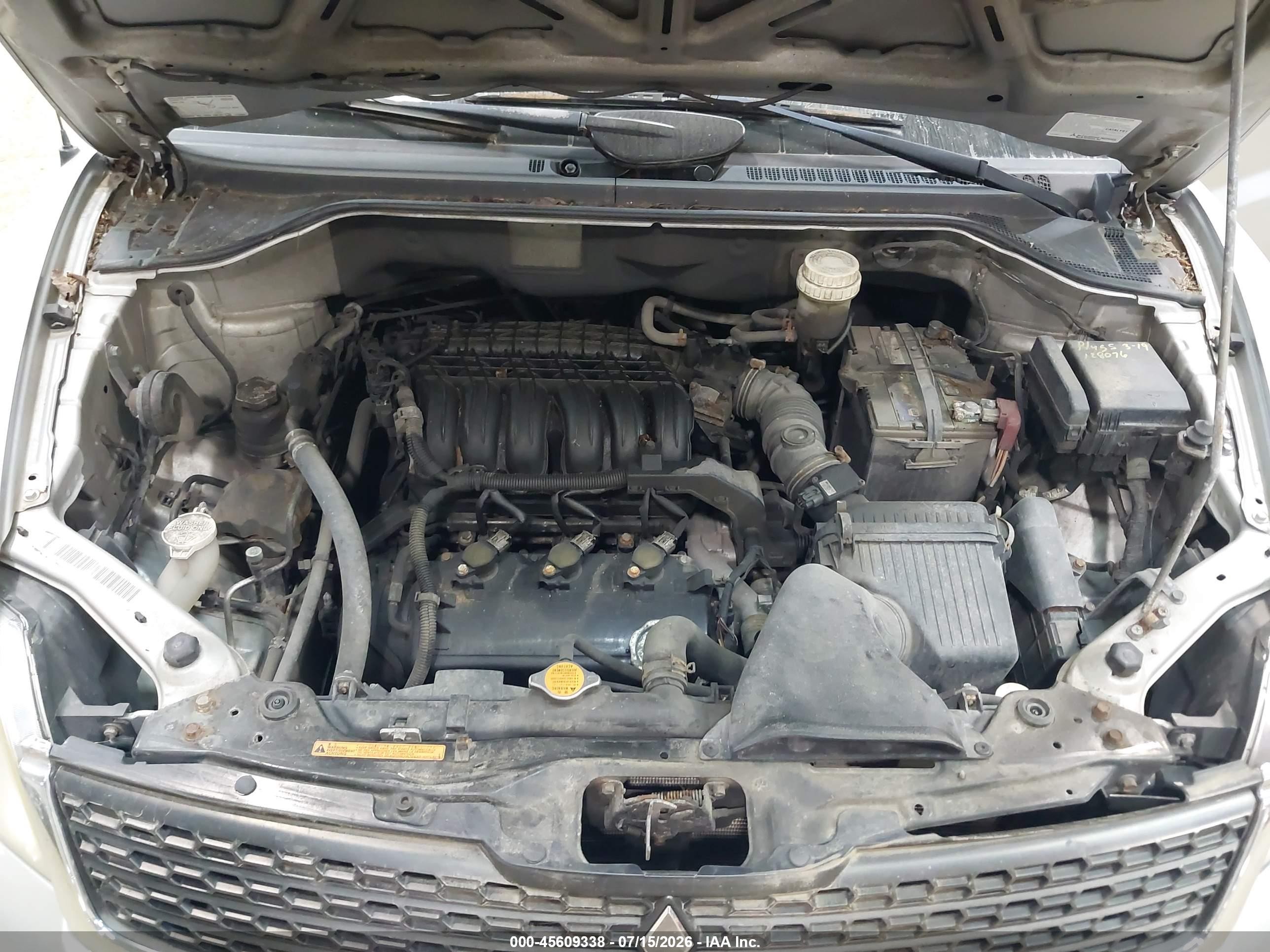 2010 Mitsubishi Endeavor Ls Silver vin: 4A4JM2AS2AE013866