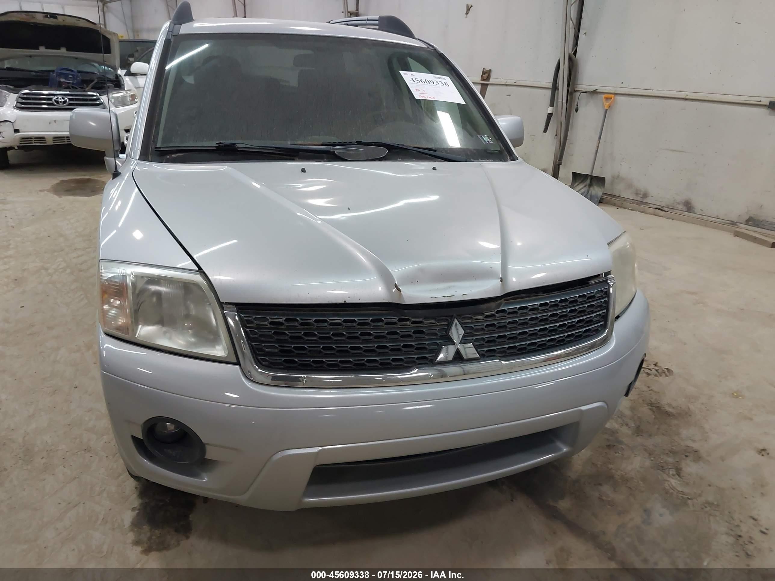 2010 Mitsubishi Endeavor Ls Silver vin: 4A4JM2AS2AE013866