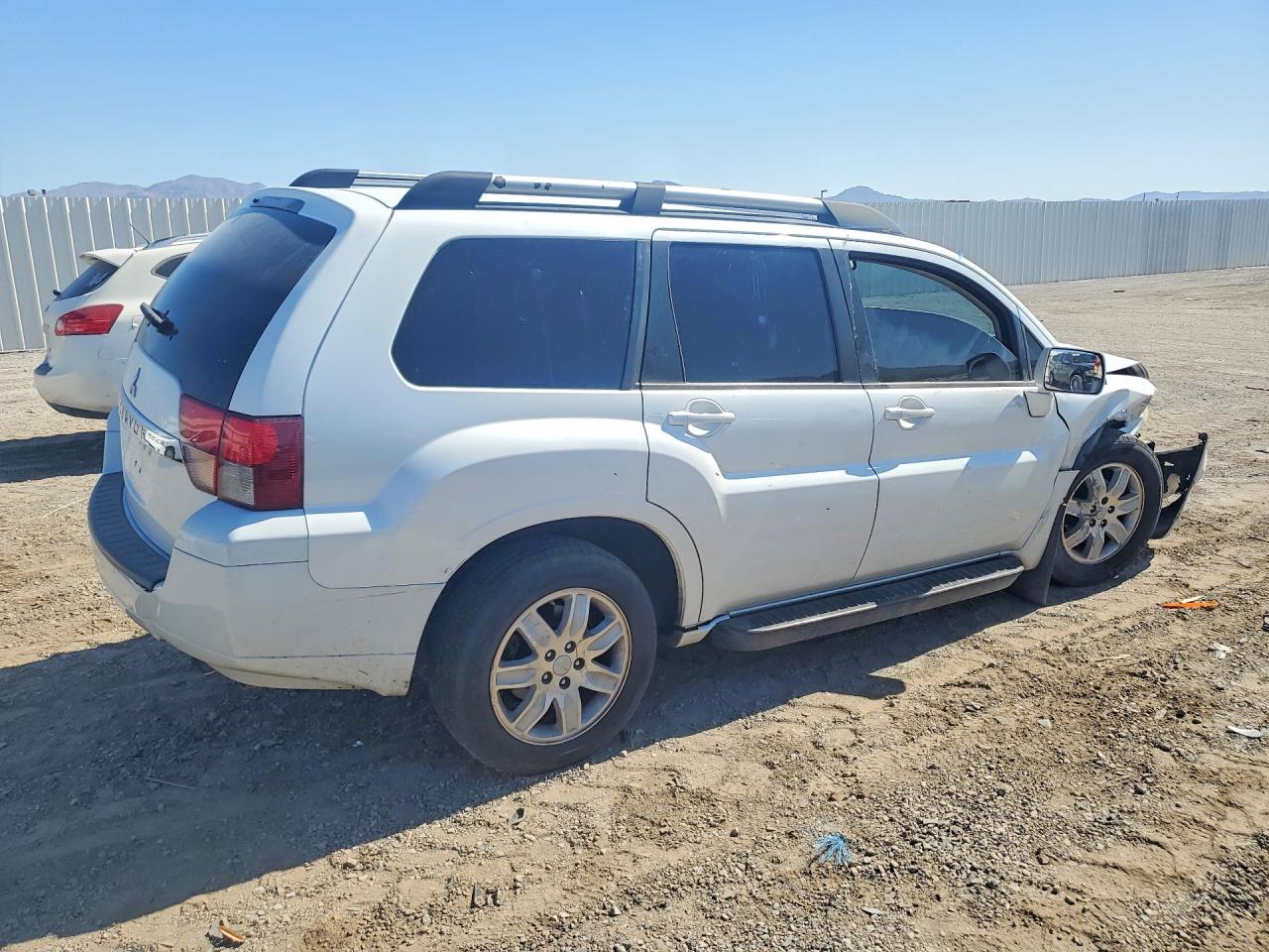 2011 Mitsubishi Endeavor Ls Белый vin: 4A4JM2AS2BE035450