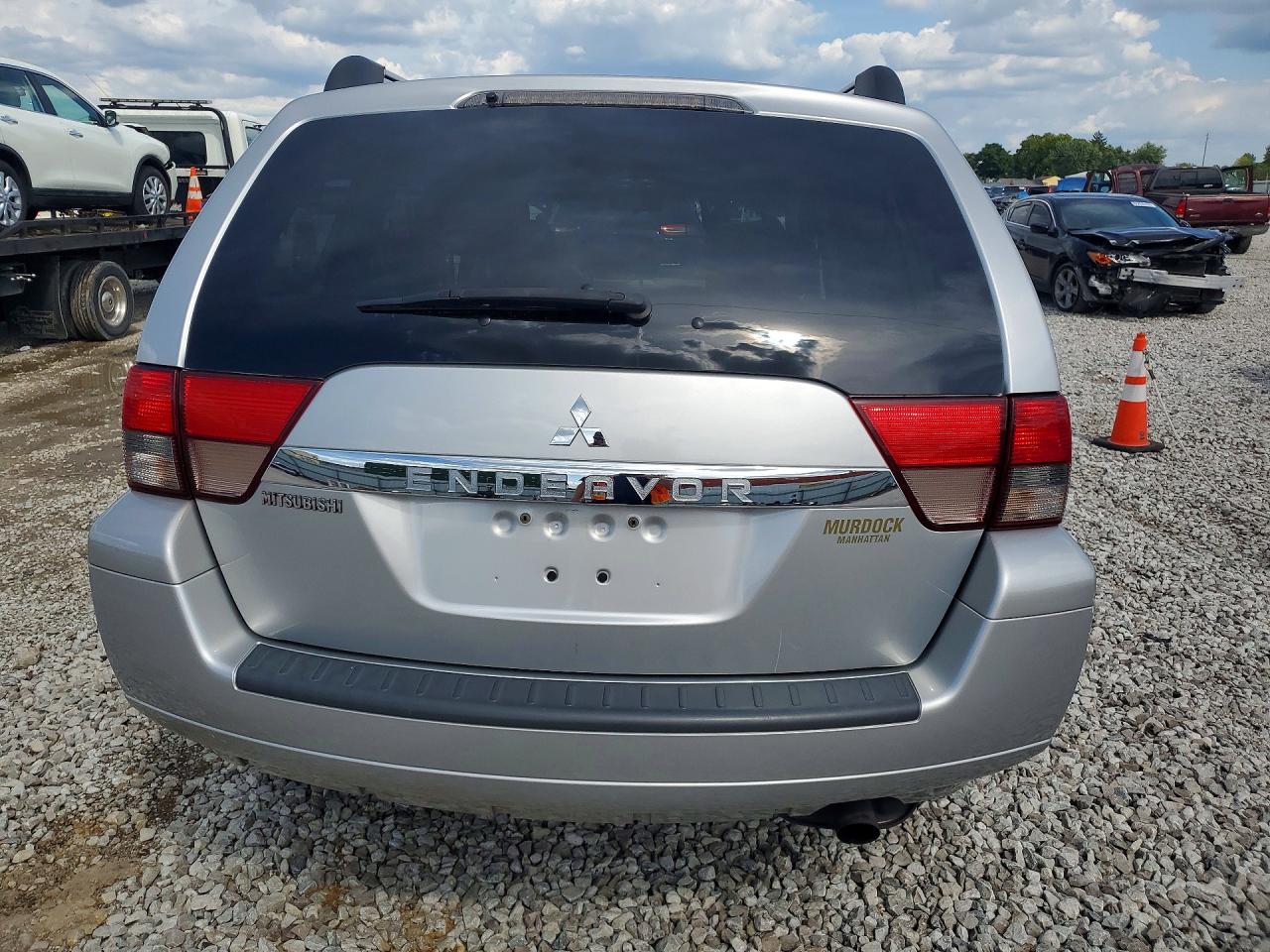 2011 Mitsubishi Endeavor Ls Silver vin: 4A4JM2AS3BE036834
