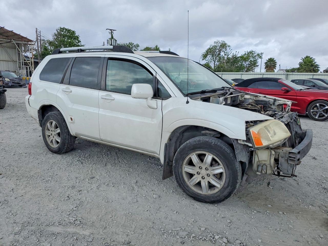 2010 Mitsubishi Endeavor Ls White vin: 4A4JM2AS7AE013250