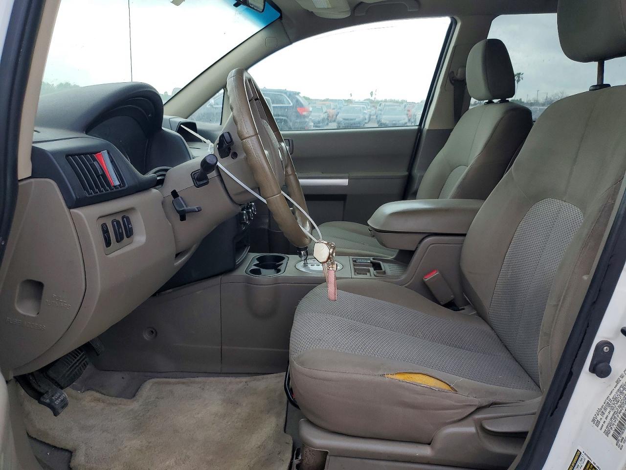 2010 Mitsubishi Endeavor Ls White vin: 4A4JM2AS7AE013250
