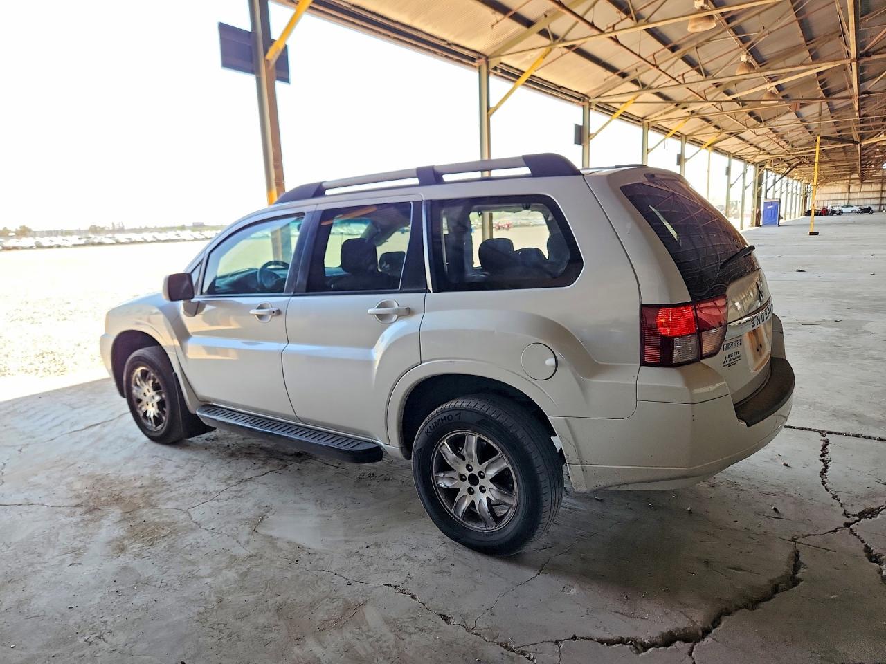 2011 Mitsubishi Endeavor Ls White vin: 4A4JM2ASXBE016225