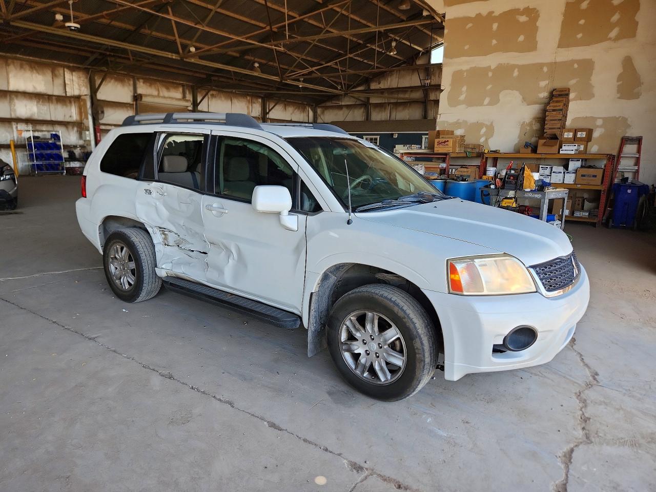 2011 Mitsubishi Endeavor Ls White vin: 4A4JM2ASXBE016225