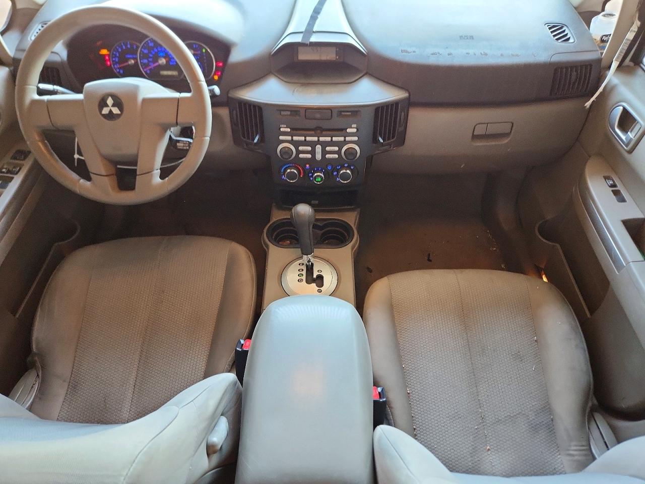 2011 Mitsubishi Endeavor Ls White vin: 4A4JM2ASXBE016225