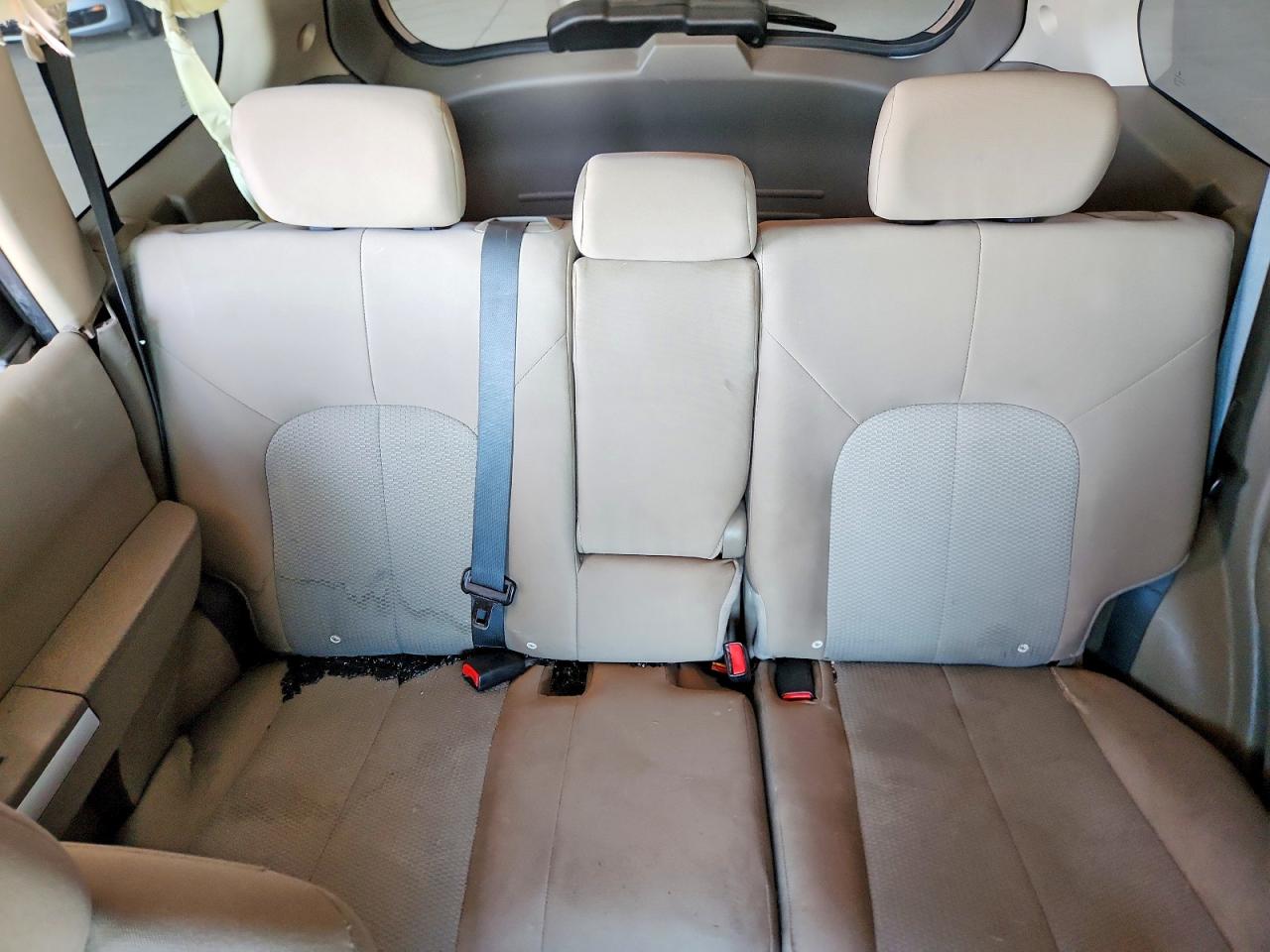 2011 Mitsubishi Endeavor Ls White vin: 4A4JM2ASXBE016225