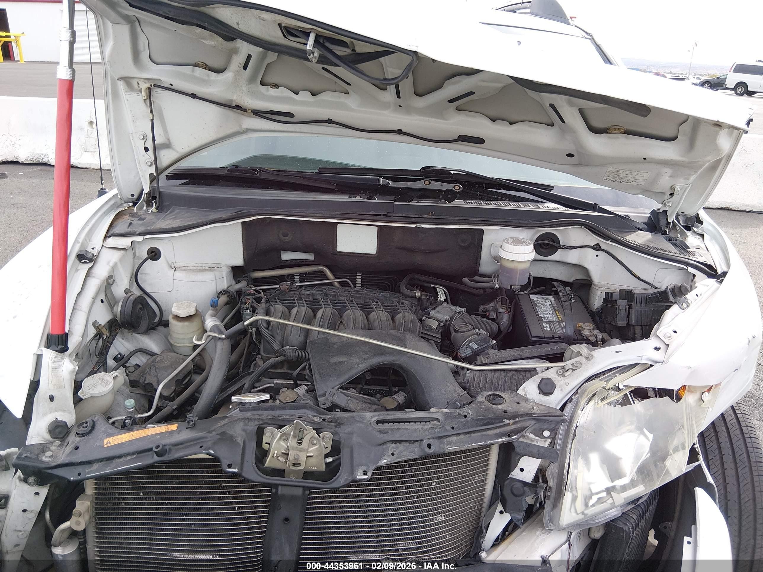 2011 Mitsubishi Endeavor Ls White vin: 4A4JM2ASXBE020453