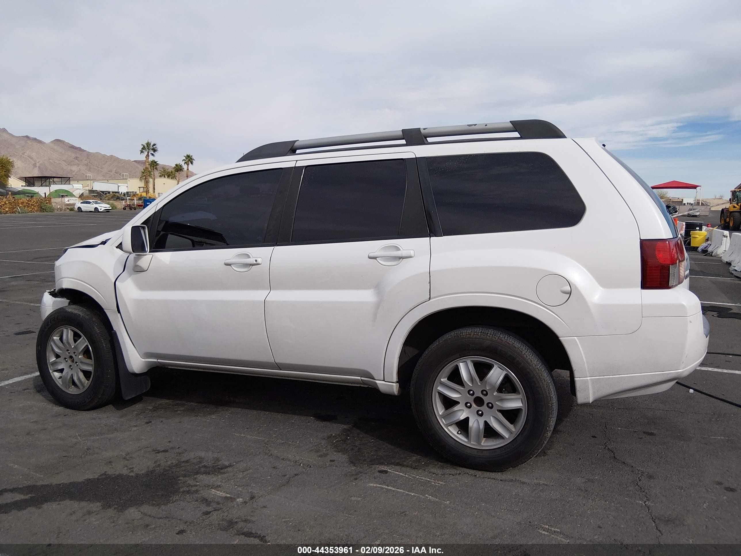 2011 Mitsubishi Endeavor Ls White vin: 4A4JM2ASXBE020453