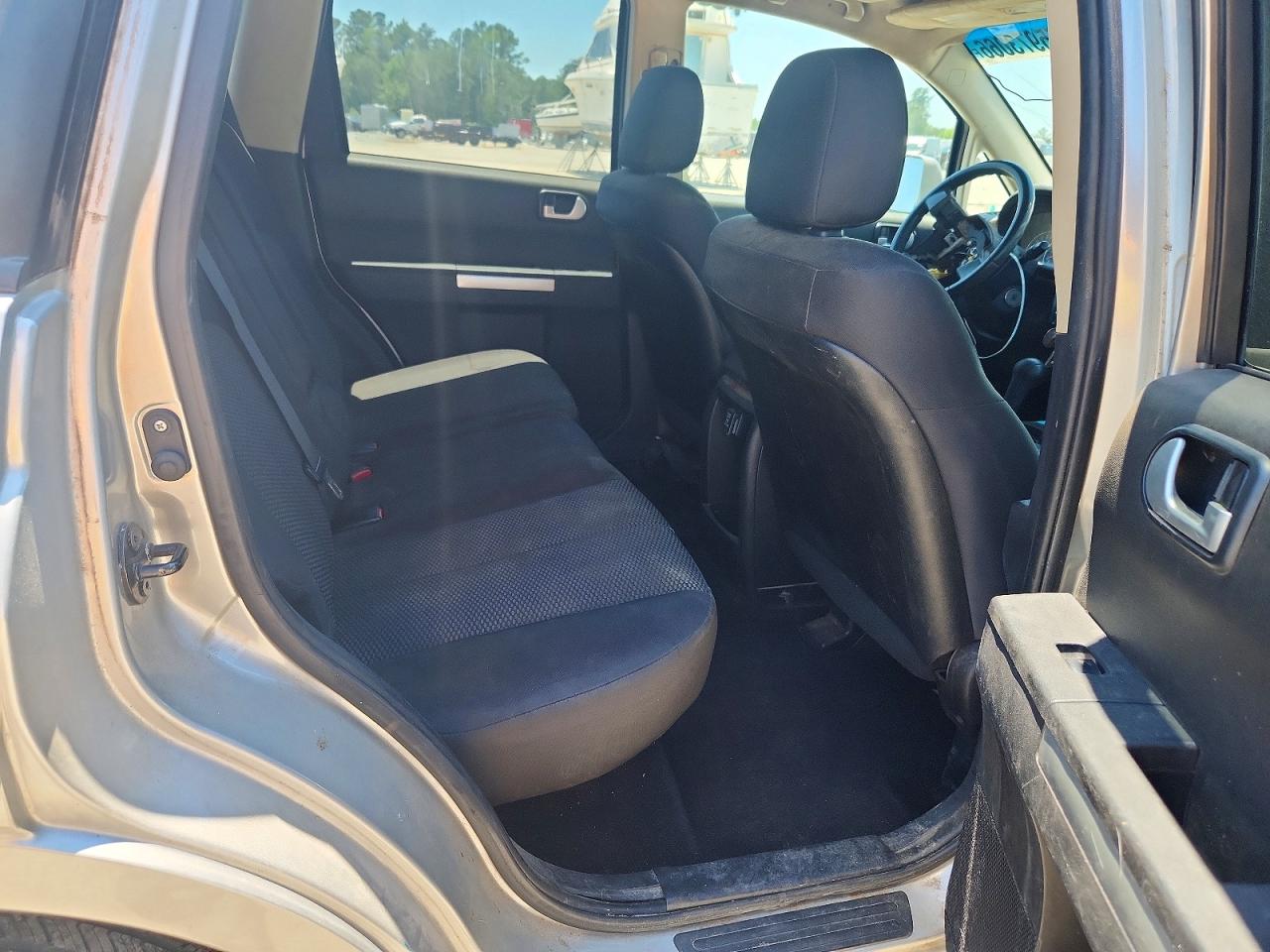 2011 Mitsubishi Endeavor Ls Silver vin: 4A4JM2ASXBE029153