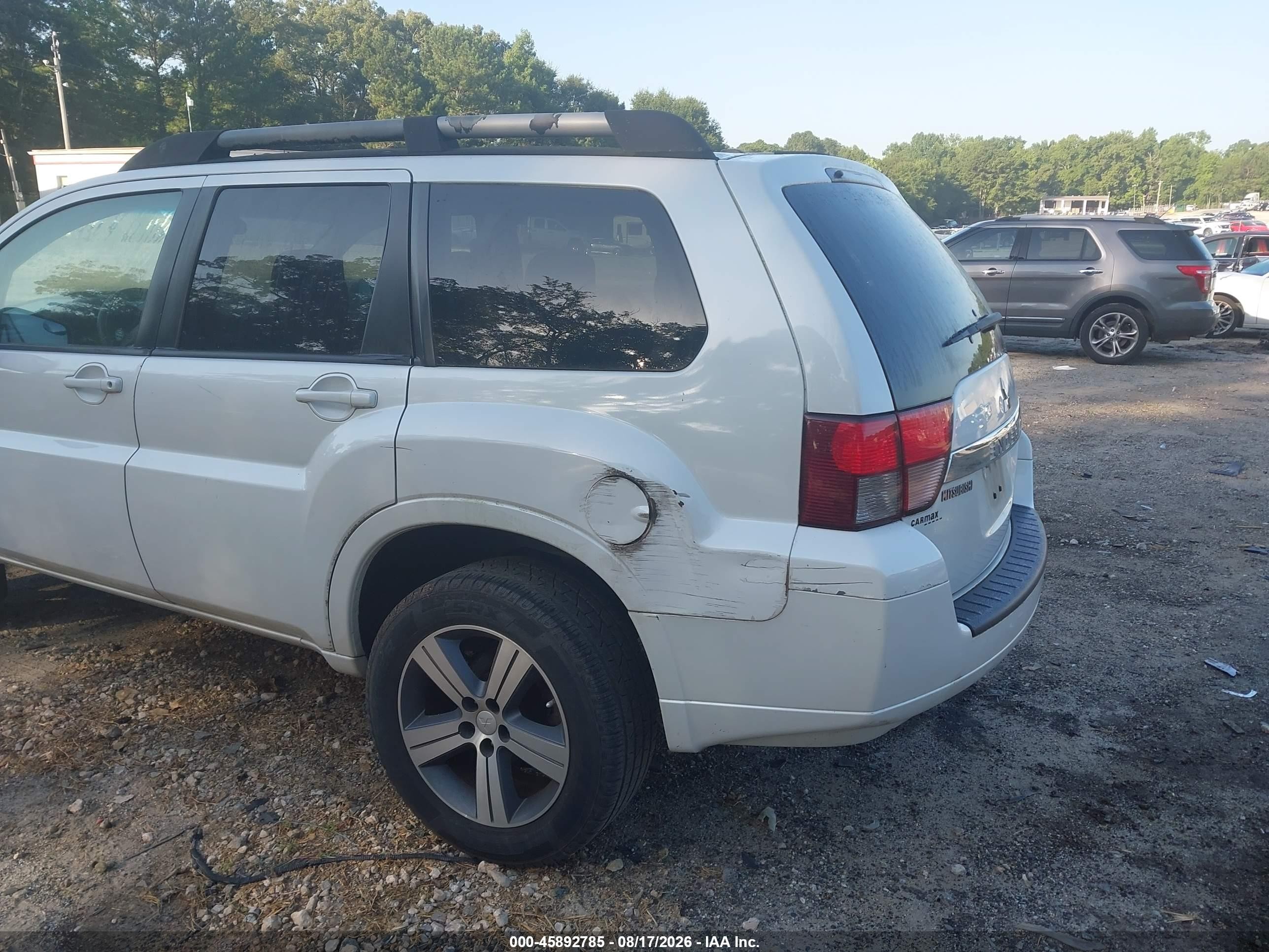 2010 Mitsubishi Endeavor Se White vin: 4A4JM3AS2AE011959