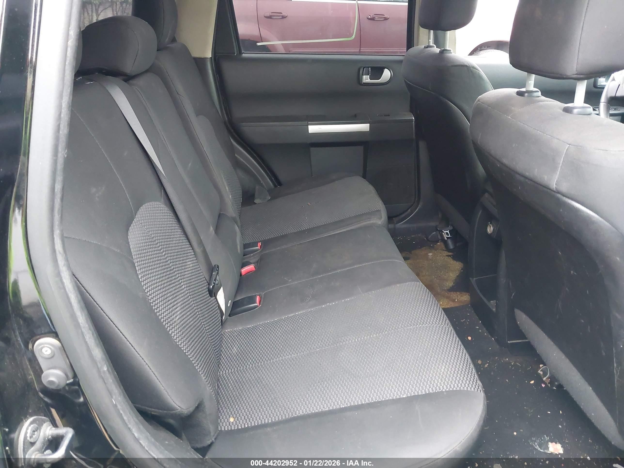 2011 Mitsubishi Endeavor   Black vin: 4A4JN2AS0BE025867