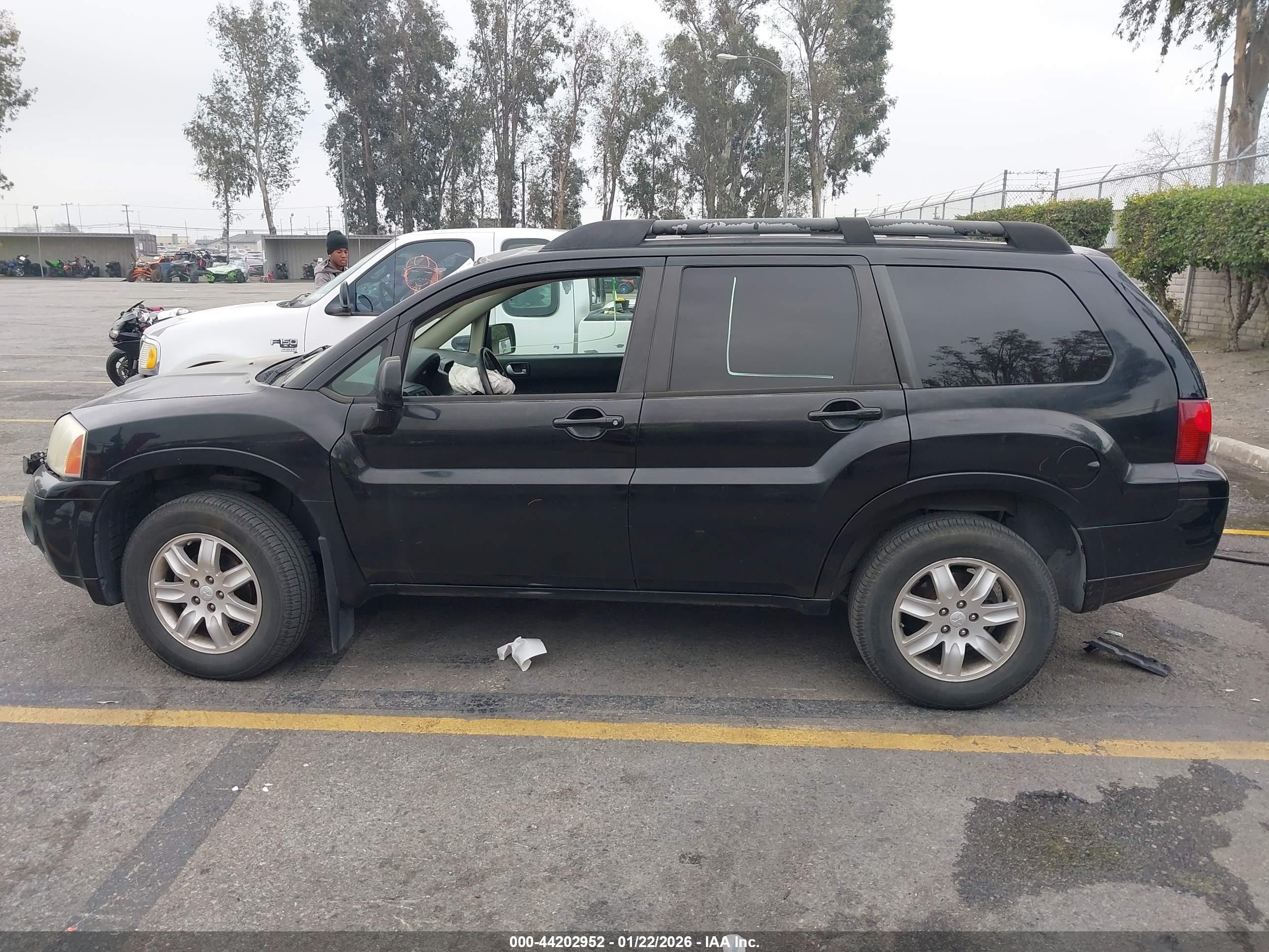 2011 Mitsubishi Endeavor   Black vin: 4A4JN2AS0BE025867