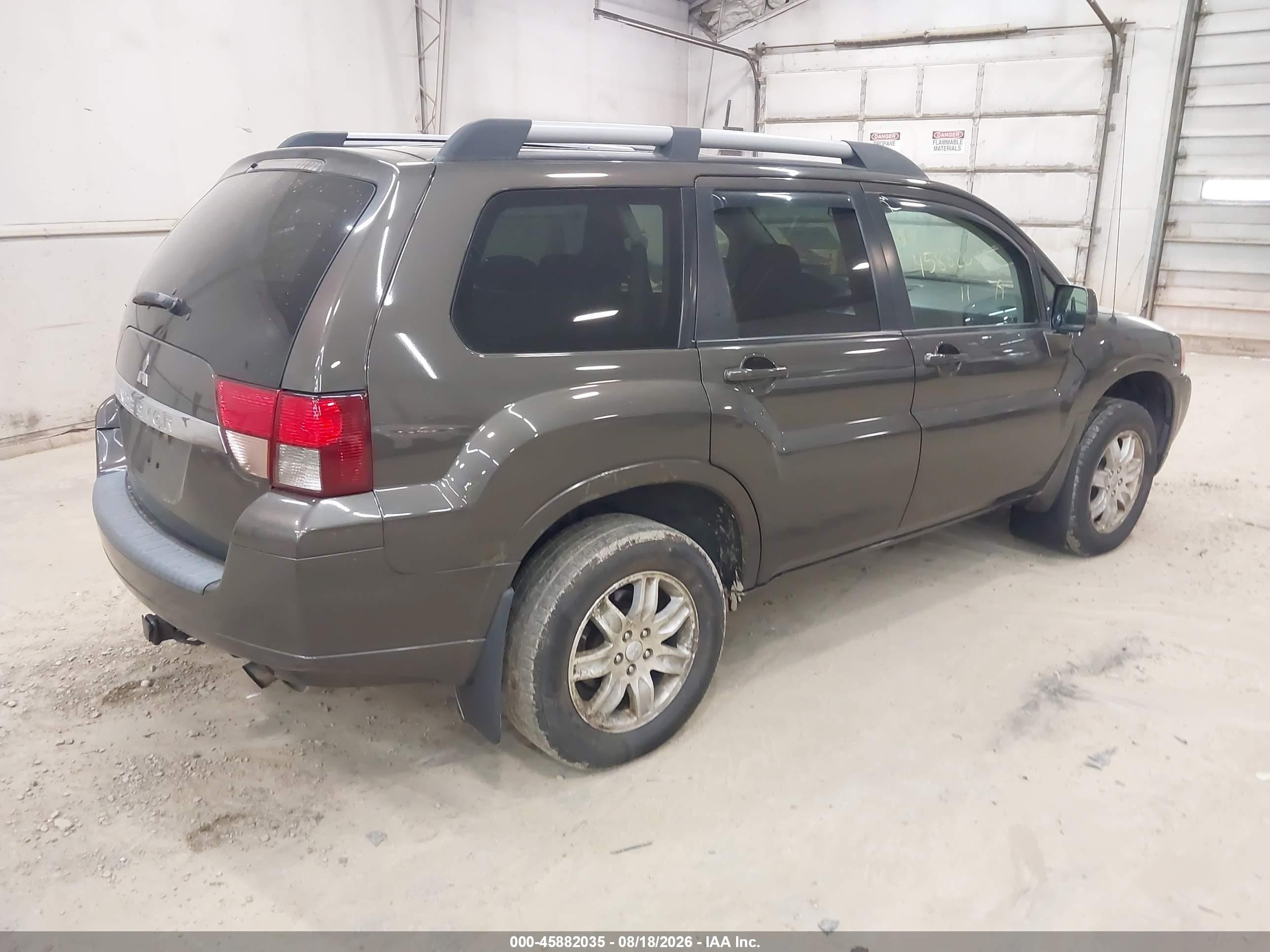 2011 Mitsubishi Endeavor   Brown vin: 4A4JN2AS0BE033970