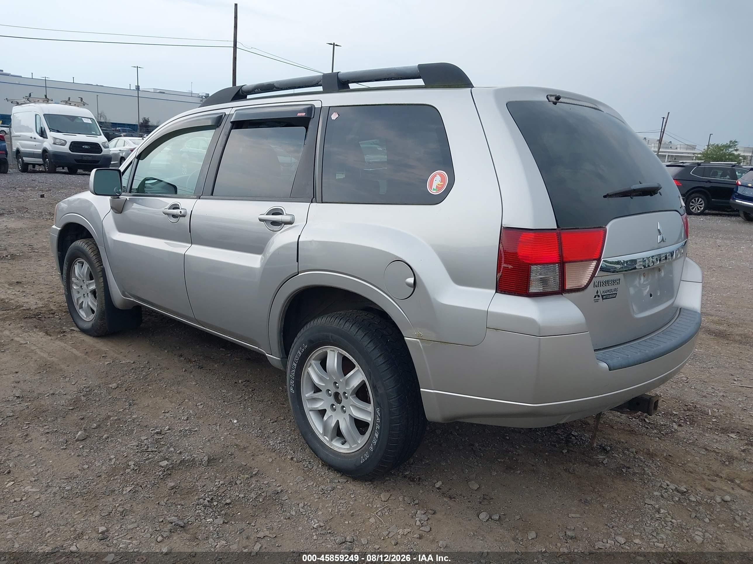 2011 Mitsubishi Endeavor   Silver vin: 4A4JN2AS3BE024888