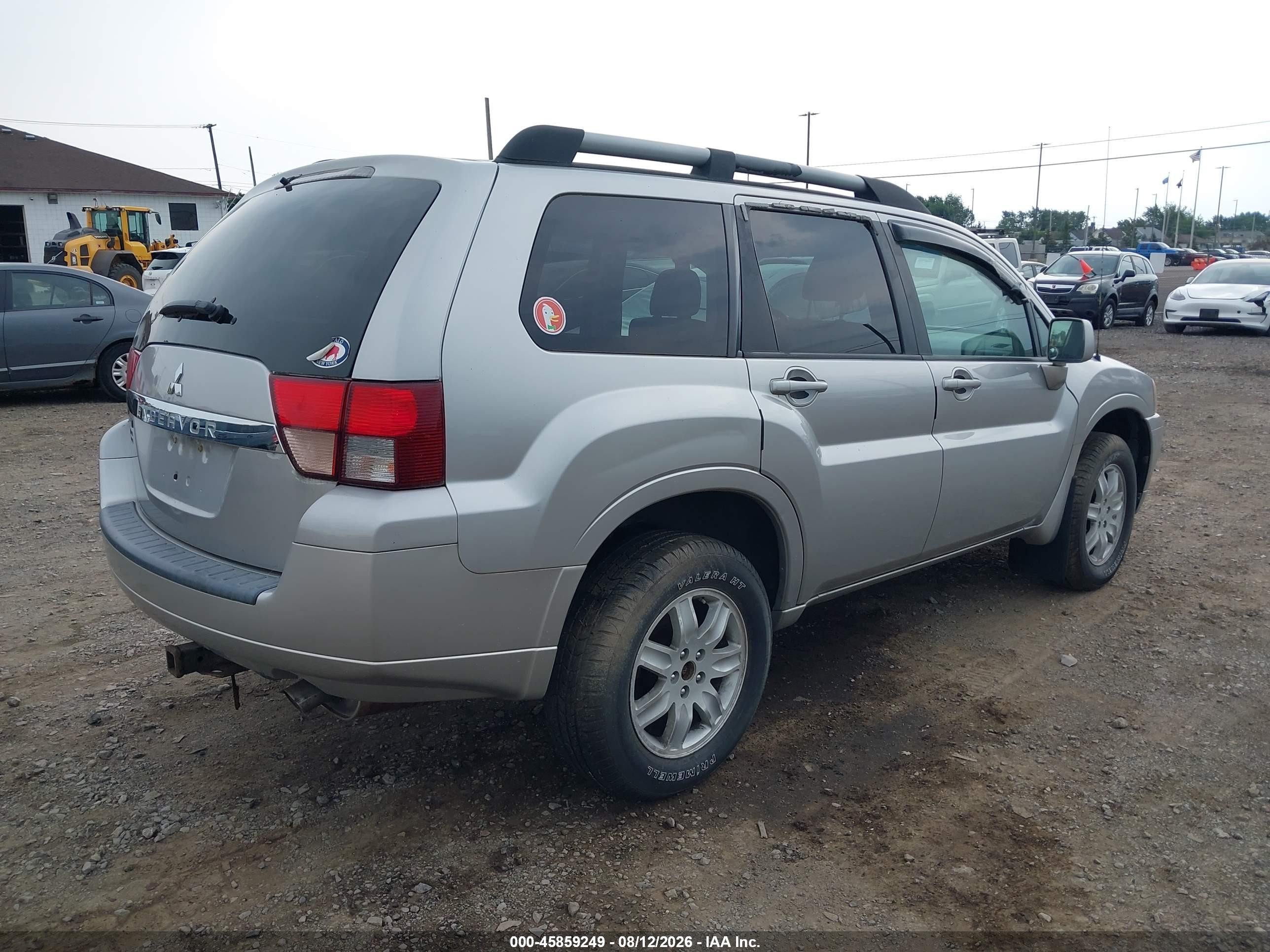 2011 Mitsubishi Endeavor   Silver vin: 4A4JN2AS3BE024888