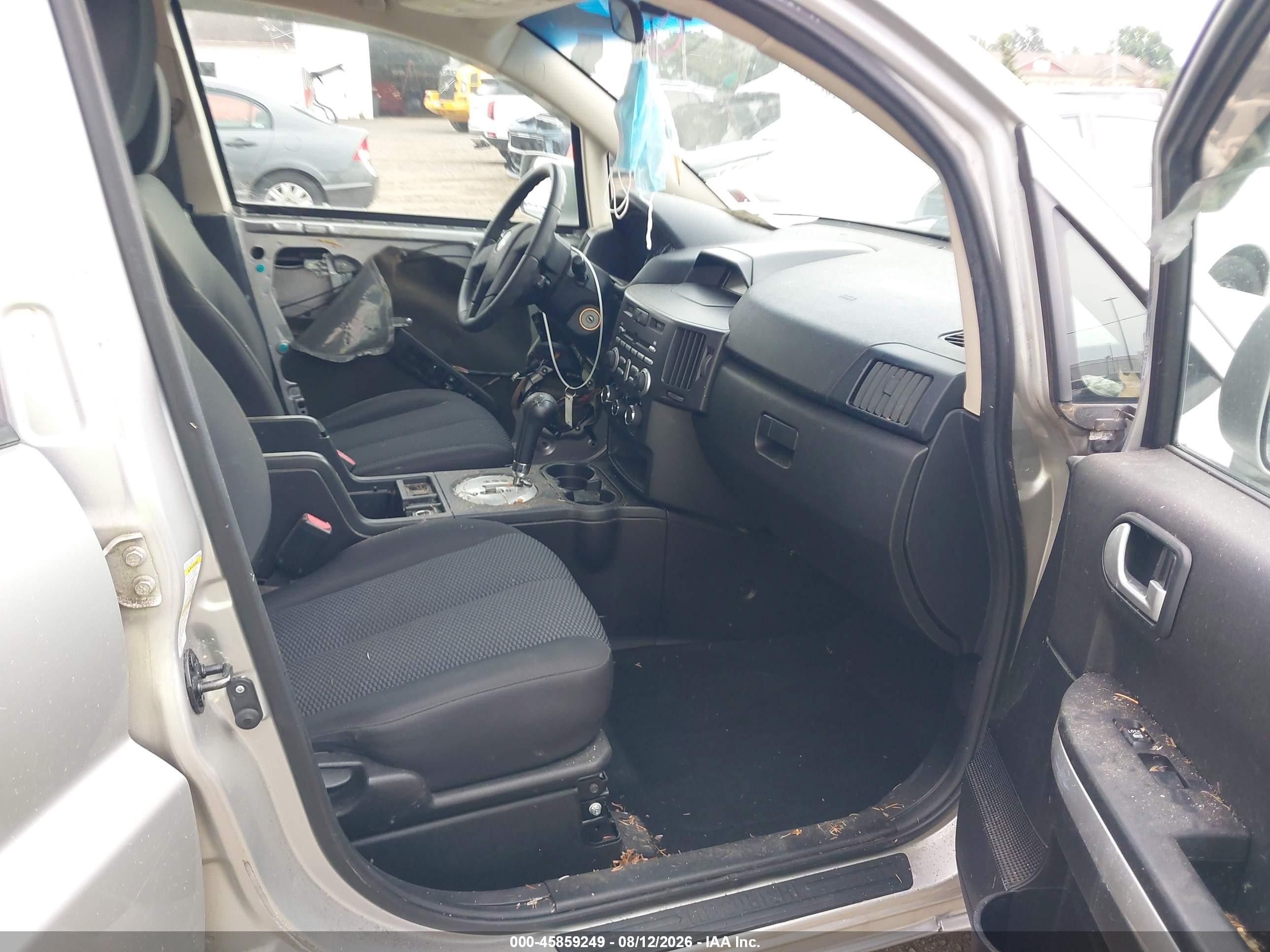 2011 Mitsubishi Endeavor   Silver vin: 4A4JN2AS3BE024888