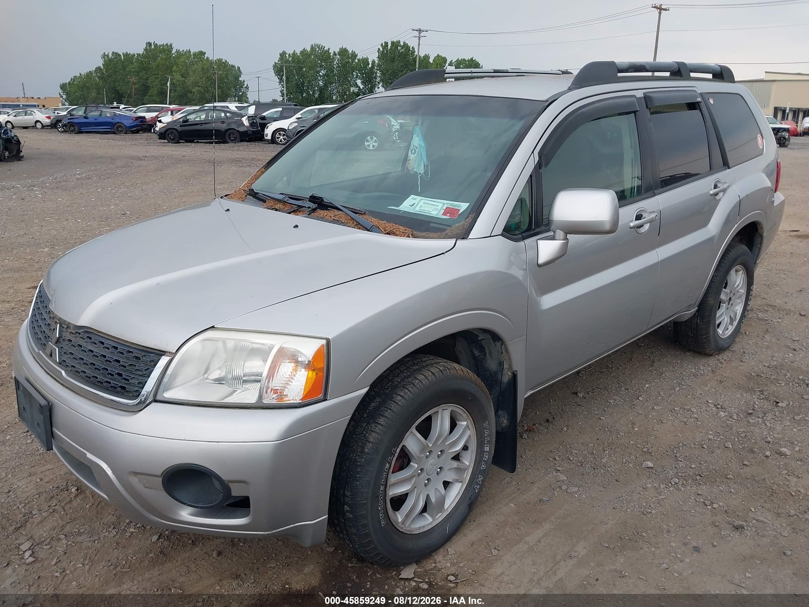 2011 Mitsubishi Endeavor   Silver vin: 4A4JN2AS3BE024888
