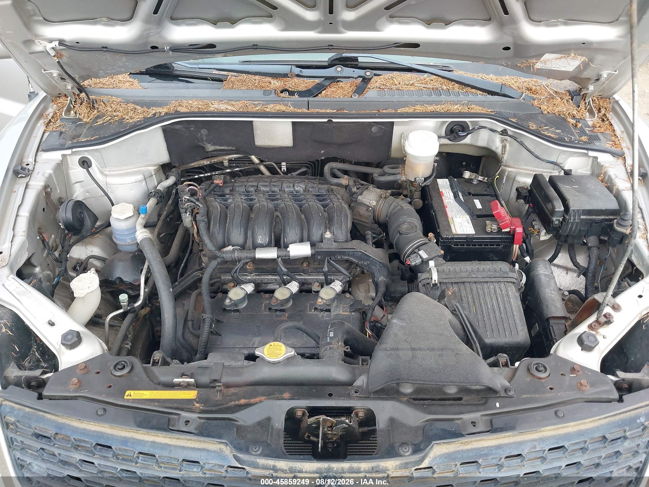 2011 Mitsubishi Endeavor   Silver vin: 4A4JN2AS3BE024888