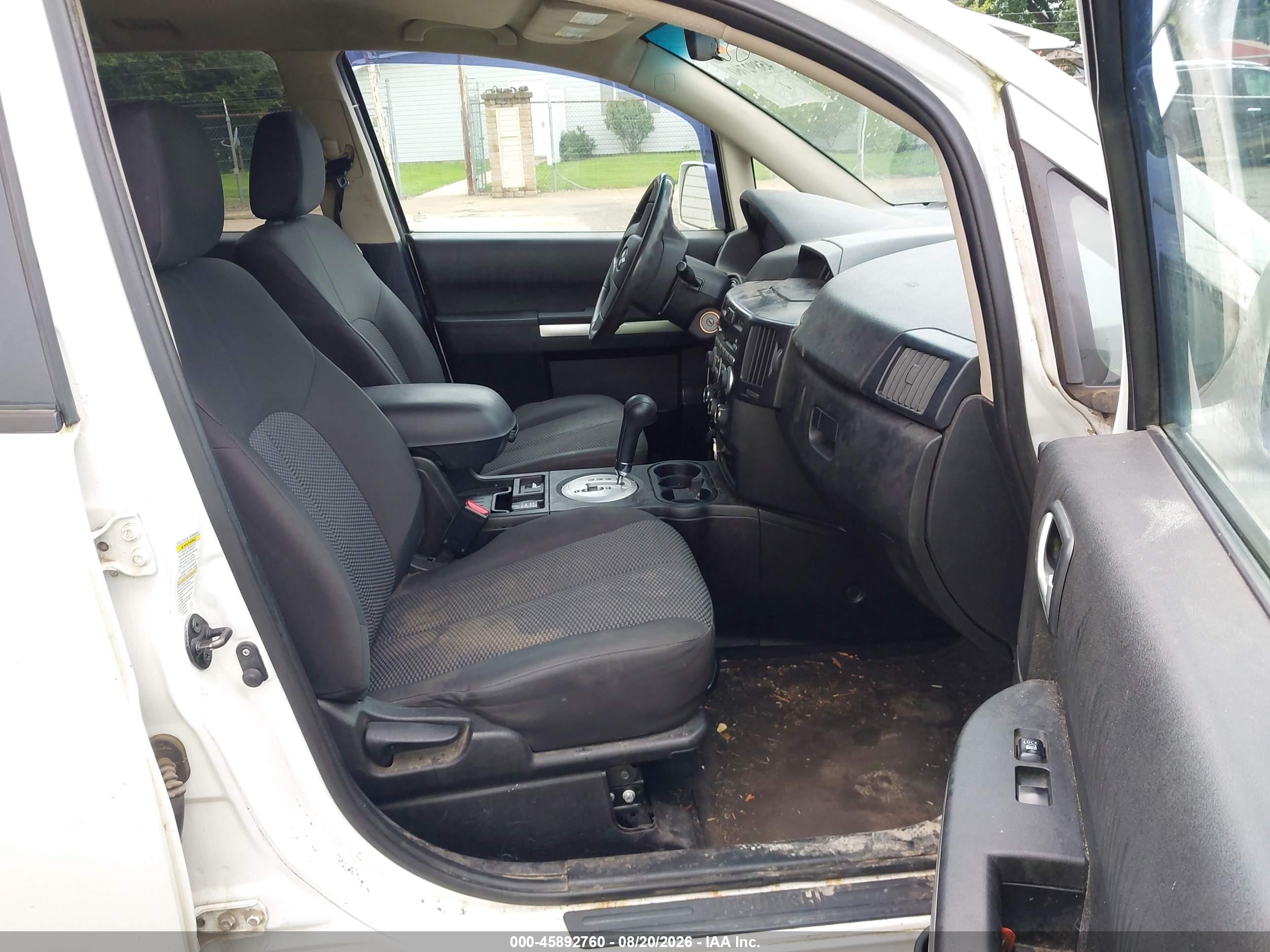 2011 Mitsubishi Endeavor   White vin: 4A4JN2AS3BE025488