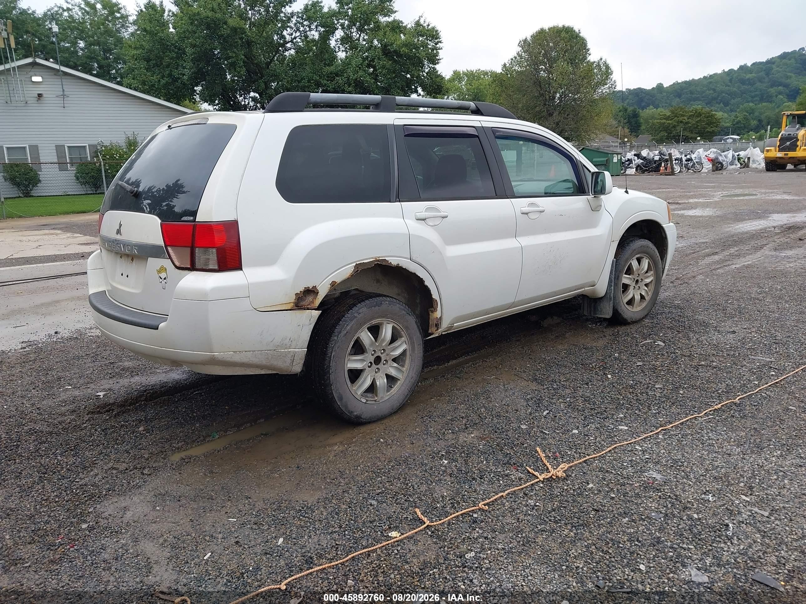 2011 Mitsubishi Endeavor   White vin: 4A4JN2AS3BE025488