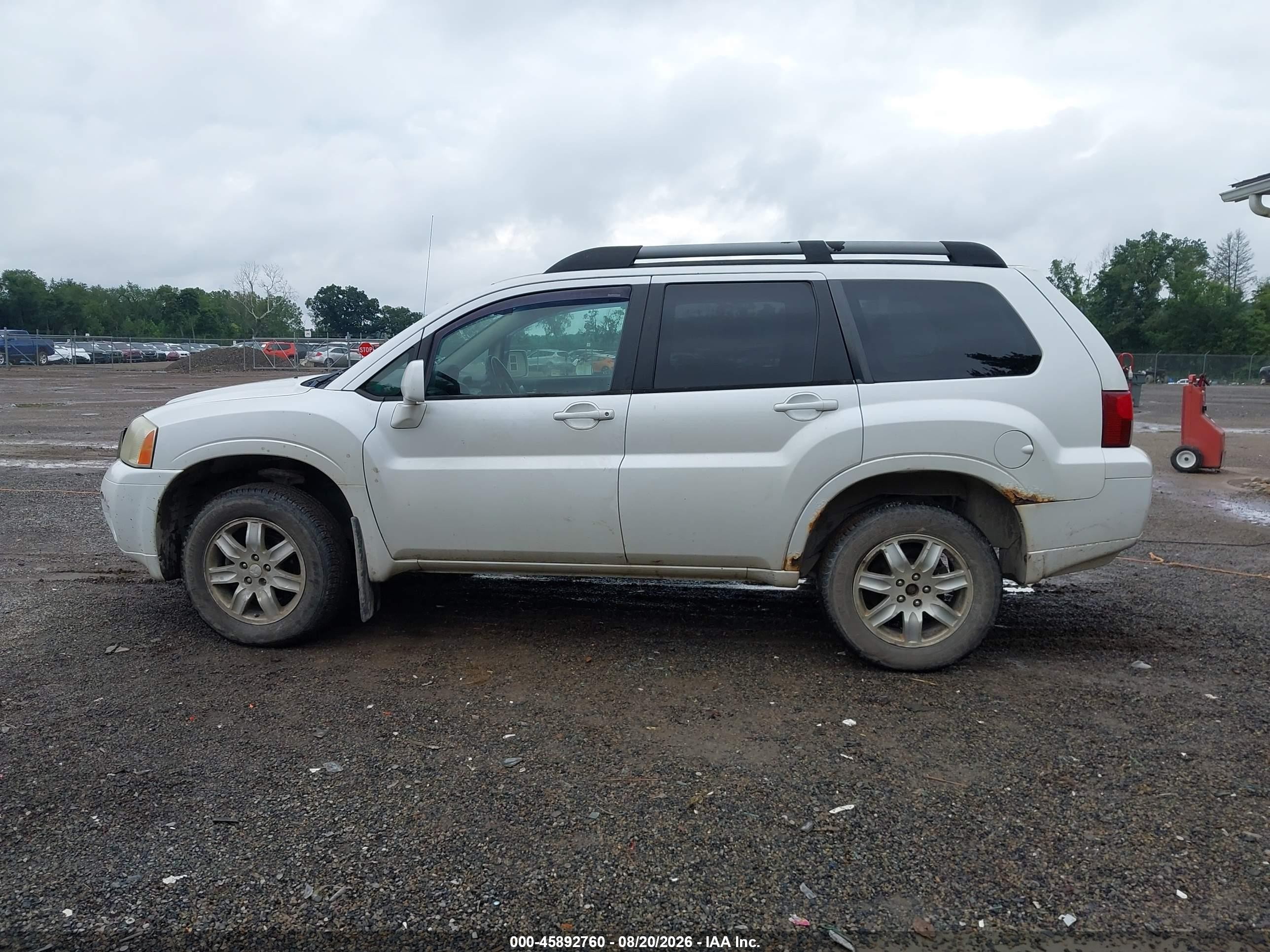 2011 Mitsubishi Endeavor   White vin: 4A4JN2AS3BE025488