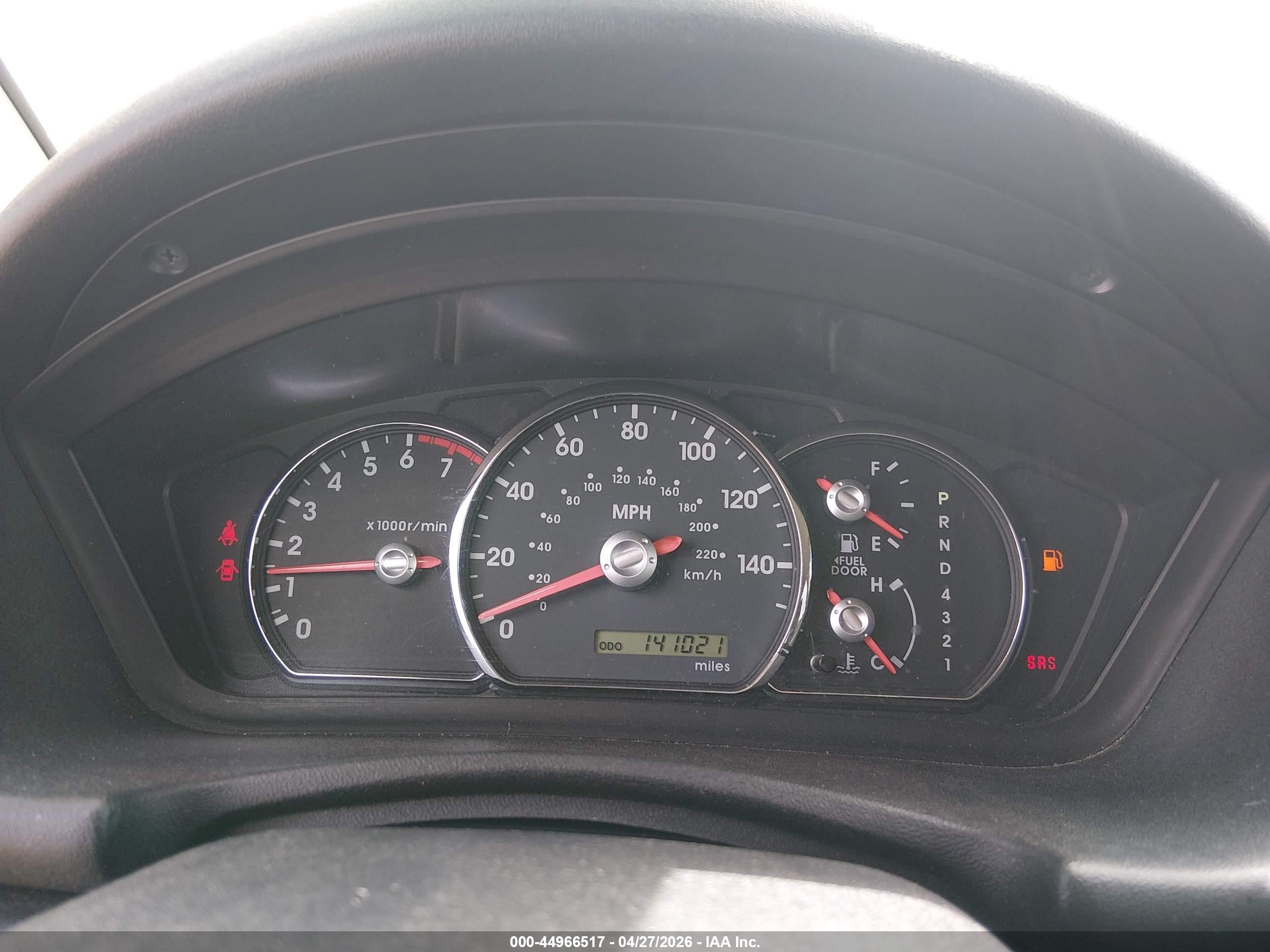 2011 Mitsubishi Endeavor   Silver vin: 4A4JN2AS4BE031574
