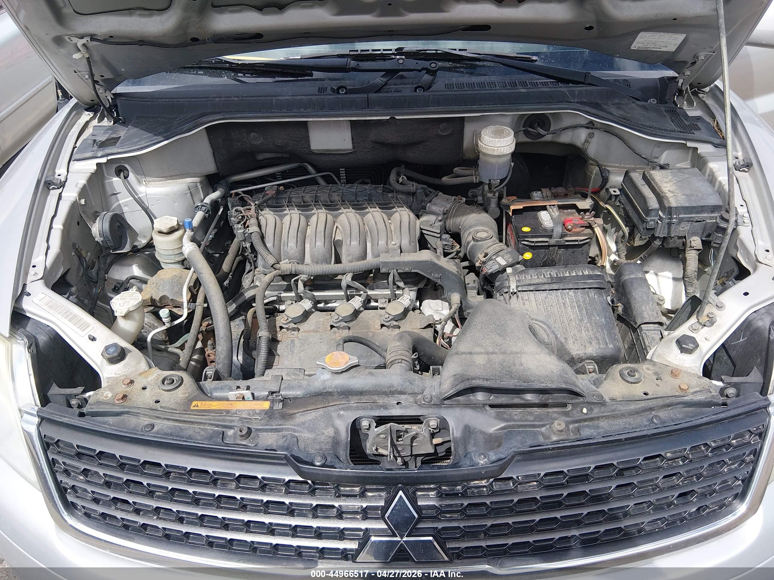 2011 Mitsubishi Endeavor   Silver vin: 4A4JN2AS4BE031574
