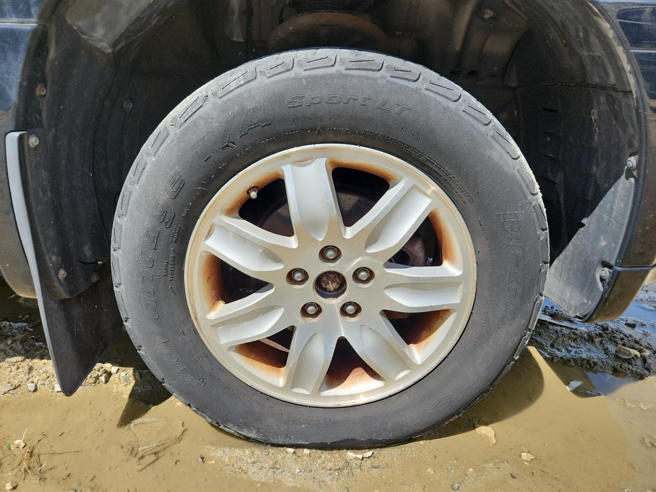 2011 Mitsubishi Endeavor Ls Черный vin: 4A4JN2AS4BE033163 Damage: Right Front Tire, Worn, Replacement Required