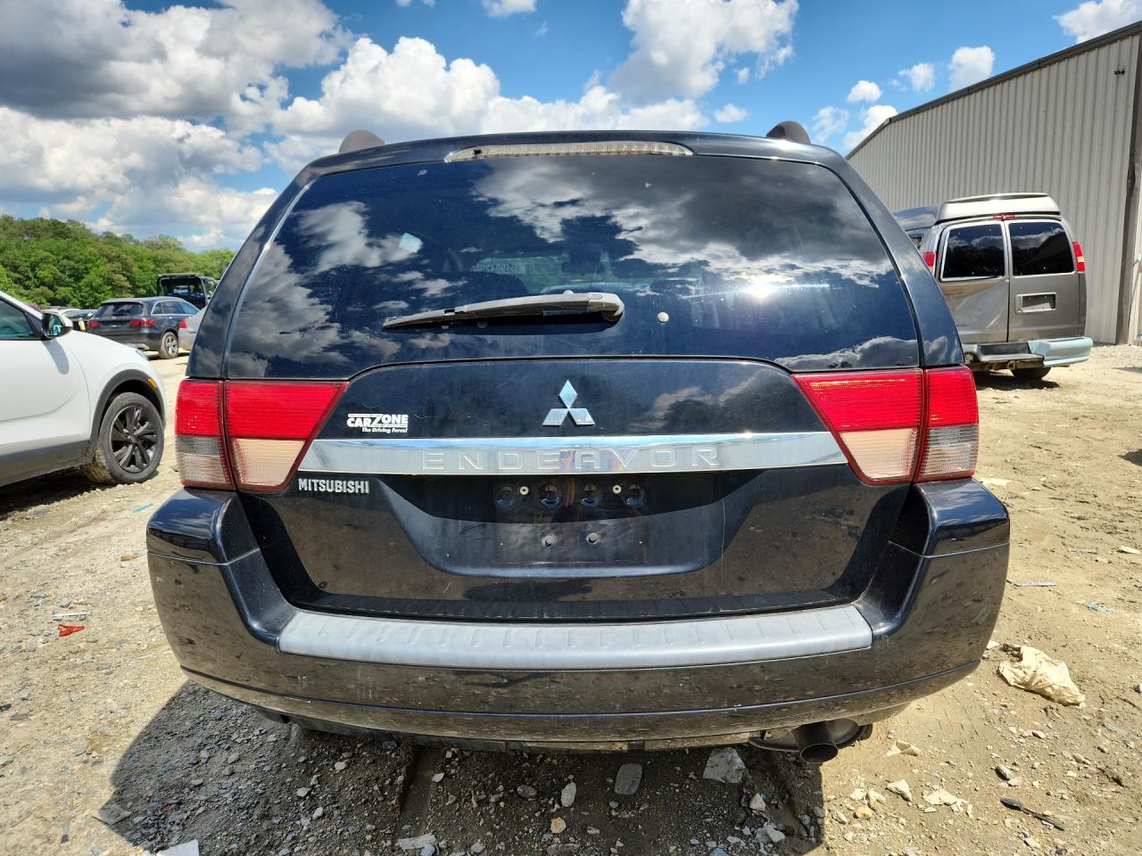 2011 Mitsubishi Endeavor Ls Черный vin: 4A4JN2AS4BE033163 Damage: Lift Gate, Heavy Scratch, > 12 Inches
