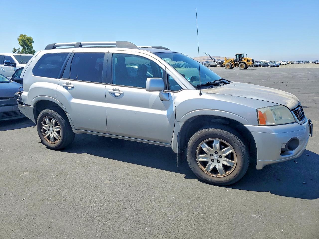 2011 Mitsubishi Endeavor Silver vin: 4A4JN2AS5BE031521