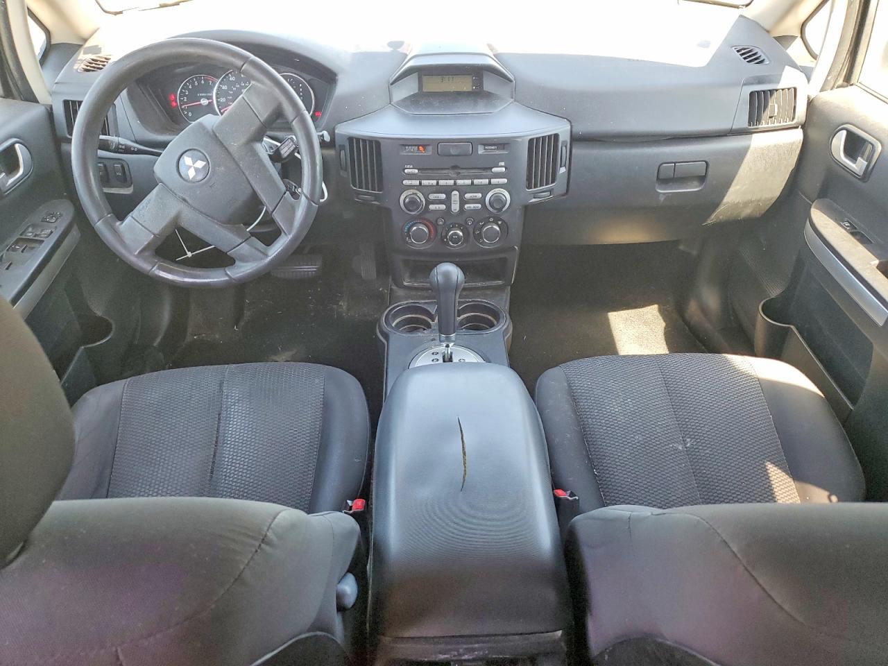 2011 Mitsubishi Endeavor Silver vin: 4A4JN2AS5BE031521