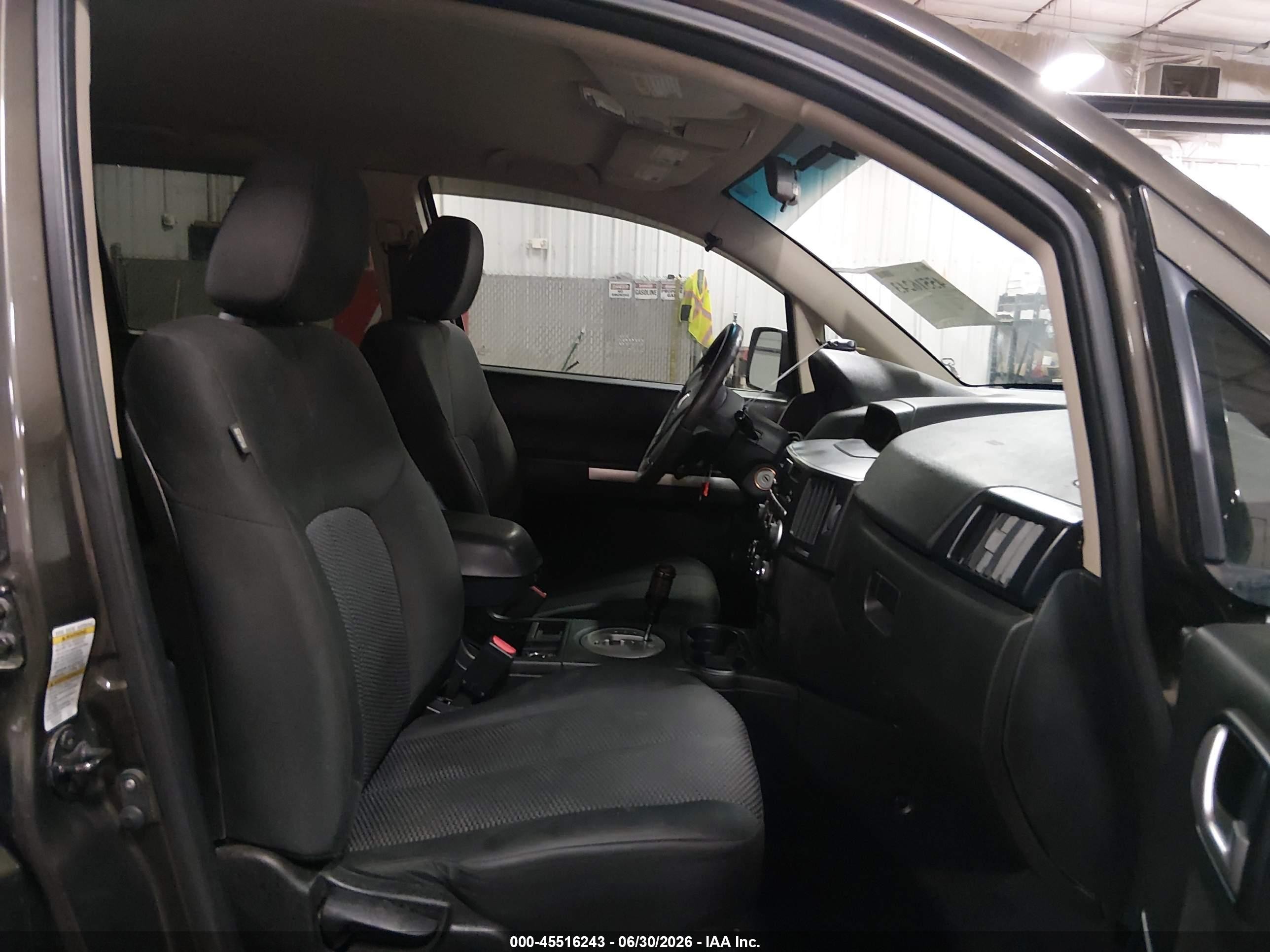 2011 Mitsubishi Endeavor   Brown vin: 4A4JN2AS6BE035853