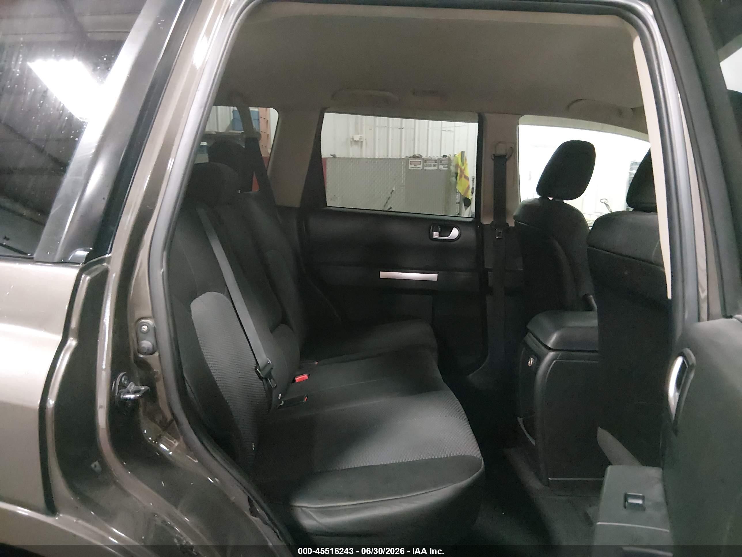 2011 Mitsubishi Endeavor   Brown vin: 4A4JN2AS6BE035853