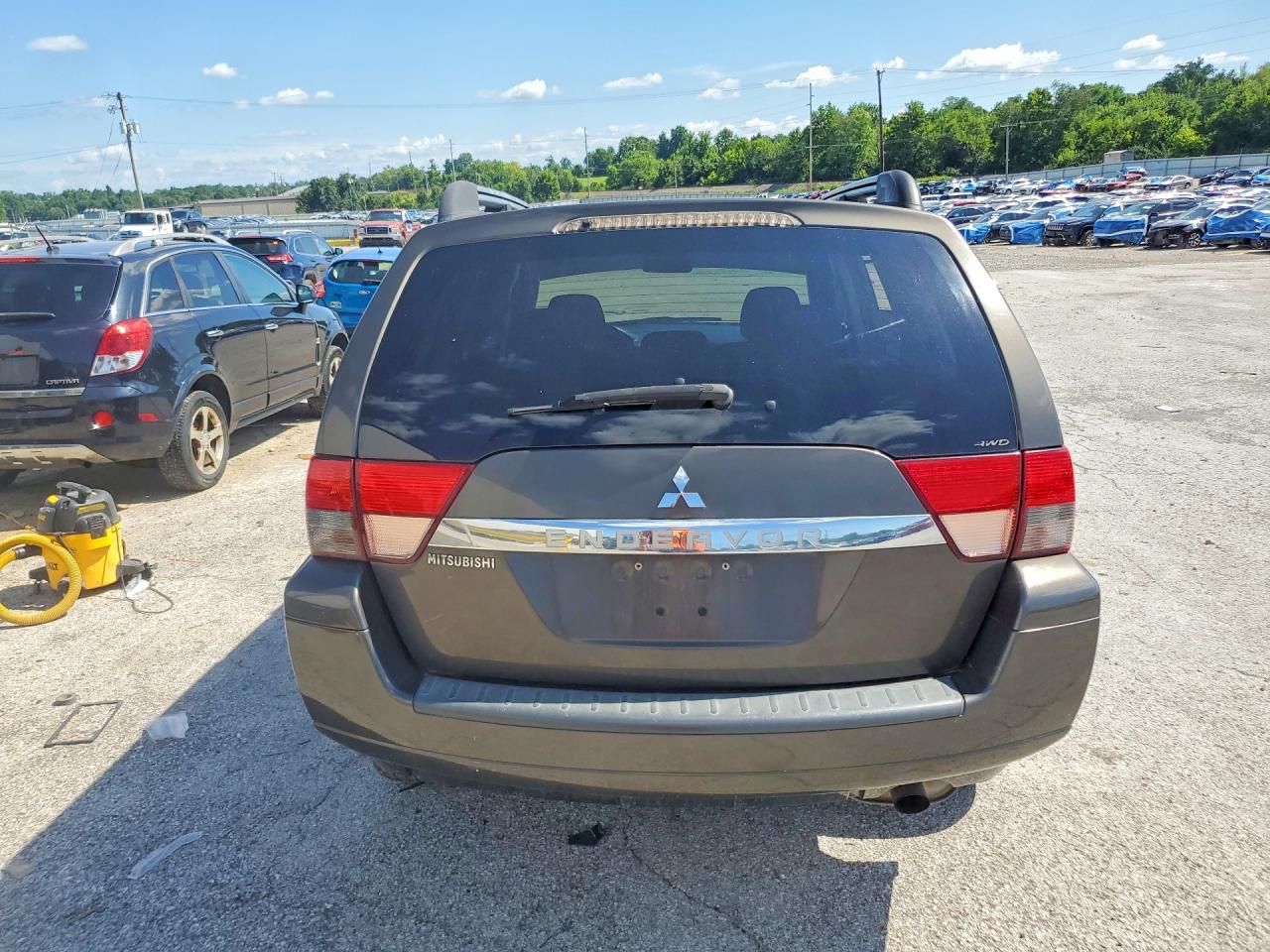 2011 Mitsubishi Endeavor Gray vin: 4A4JN2AS7BE025364